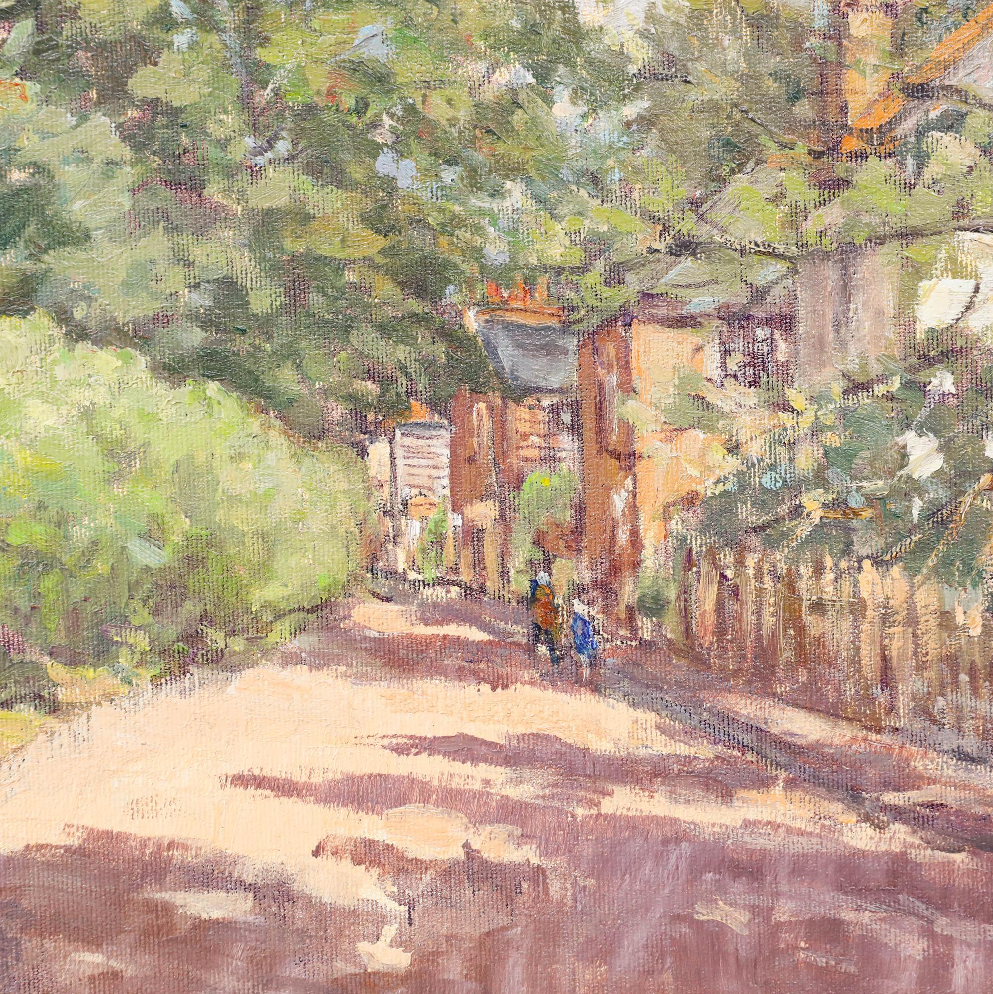 Ein reizvolles impressionistisches Öl, das die Sommersonne in der Orleans Road im begehrten Vorstadtbezirk Twickenham zeigt. Das Gemälde befindet sich in einem dekorativen Holzrahmen mit geschnitzten Details. Signiert unten rechts und datiert 1994.