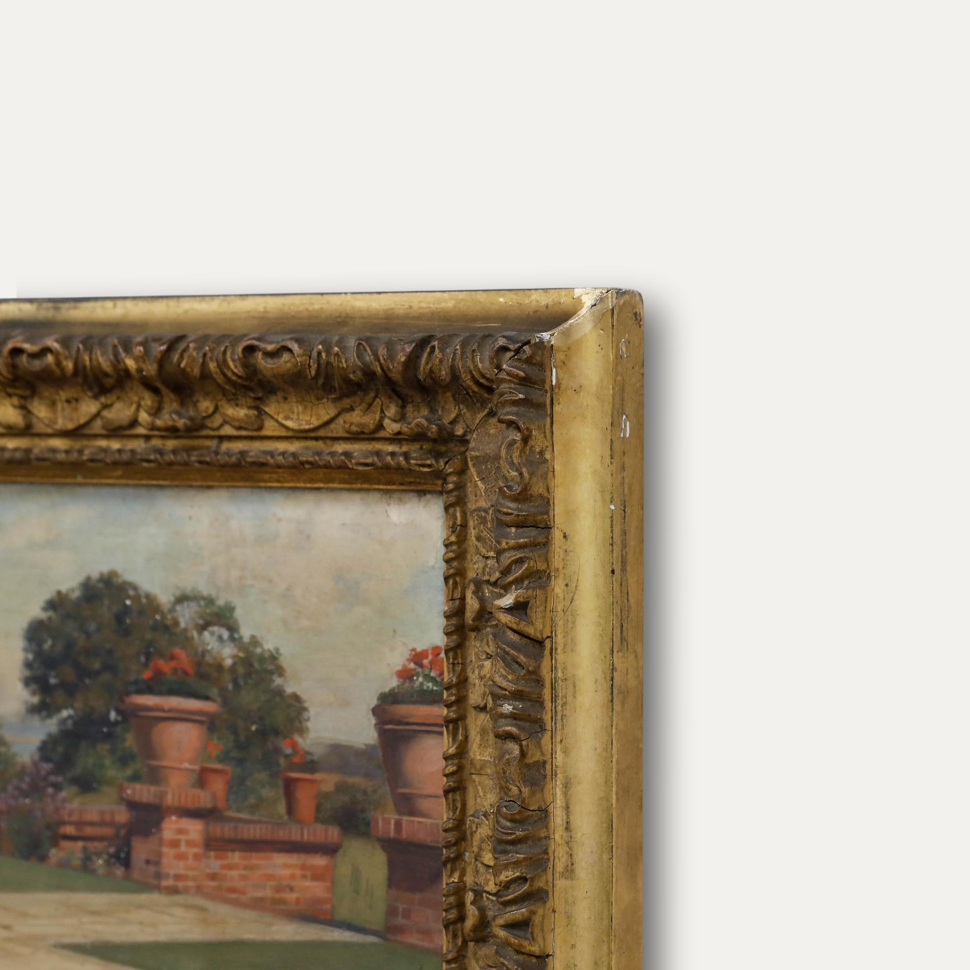 Questo dipinto di paesaggio sereno cattura una tranquilla scena di giardino con una fioriera in terracotta in cima a un muro di mattoni, circondata da una vegetazione lussureggiante e da una lontana vista sull'acqua. La composizione bilancia