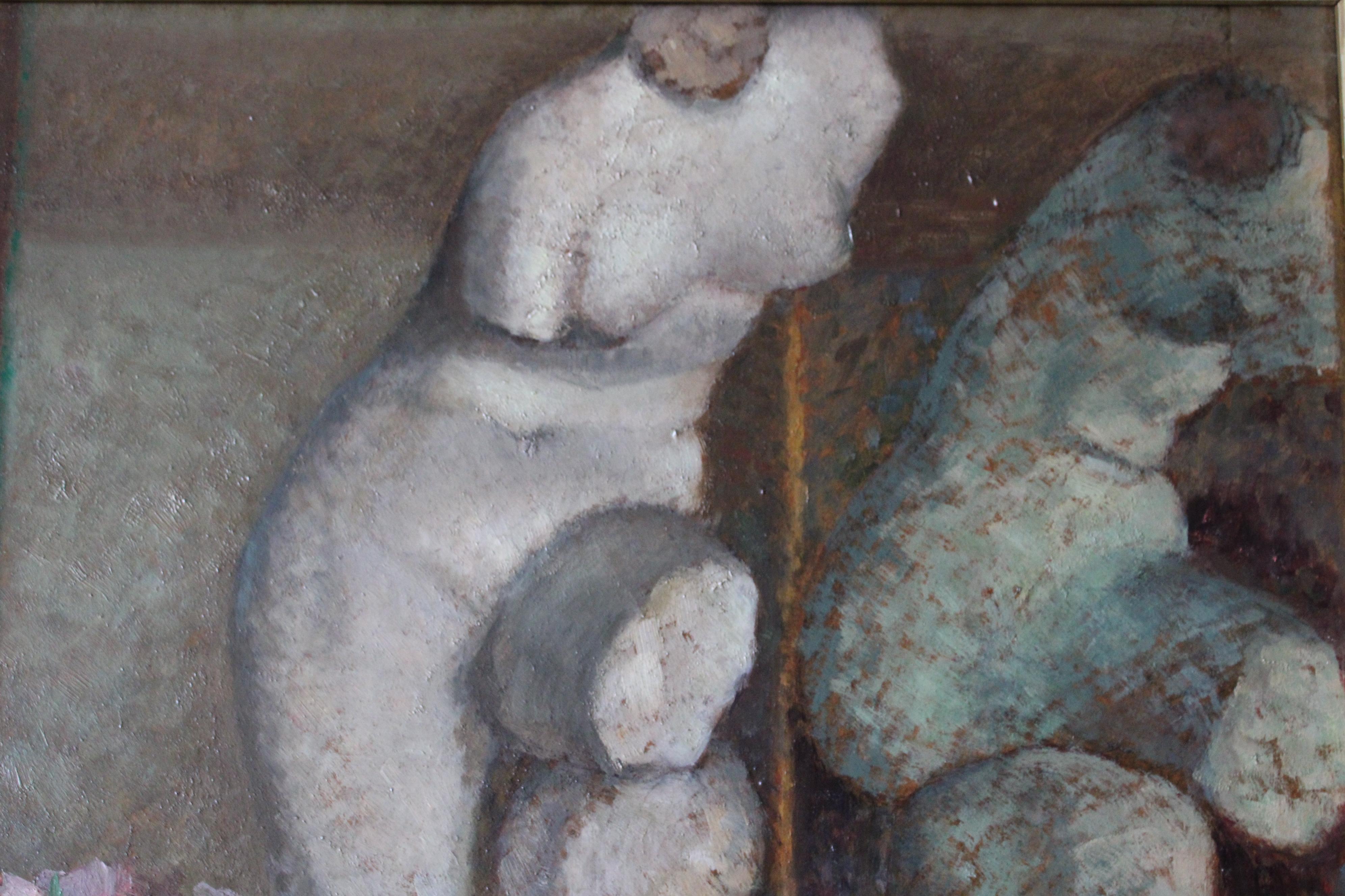 Grande peinture à l'huile française vintage encadrée représentant des vases à fleurs et une statue en vente 4