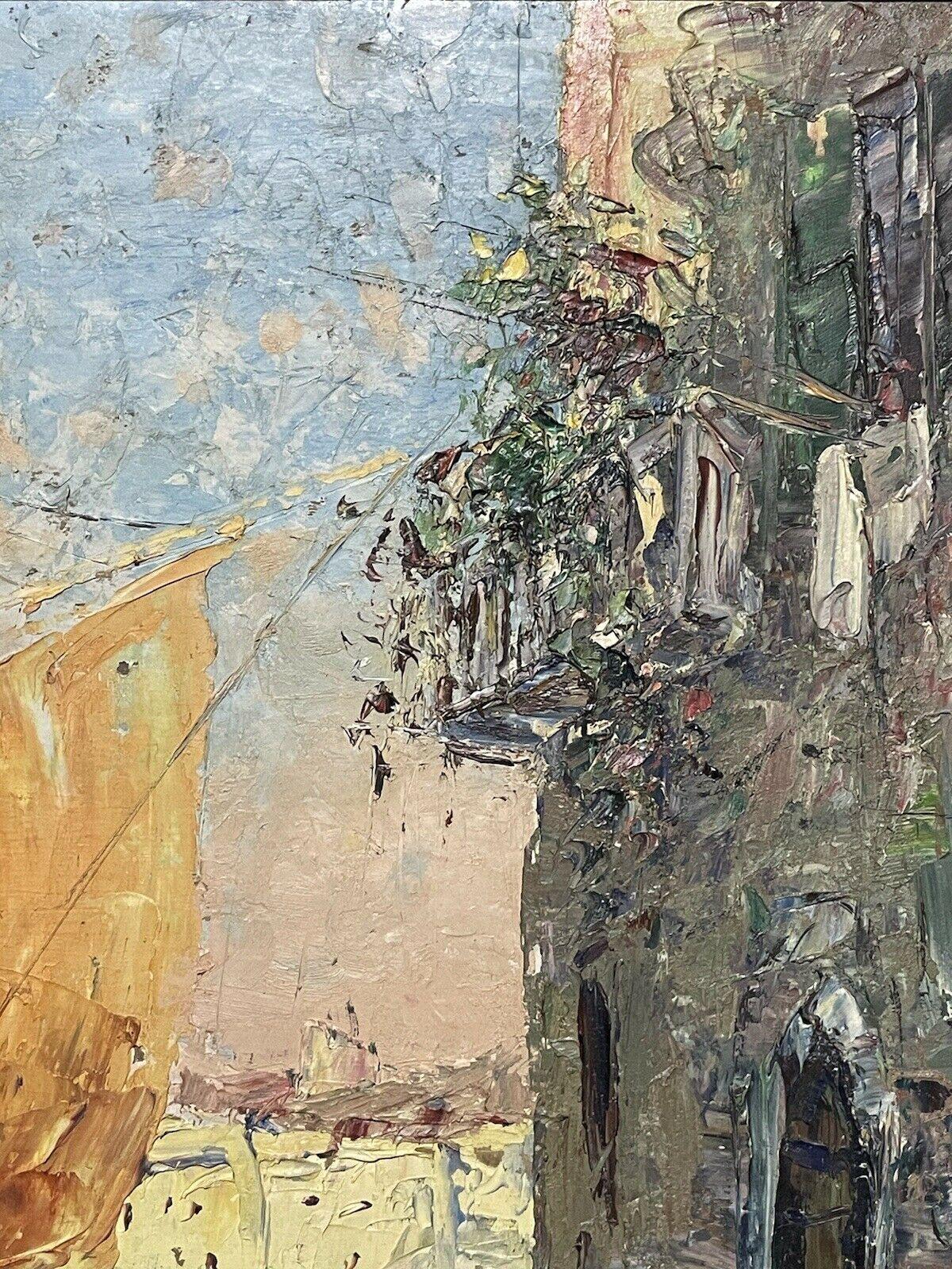 HUILE POST-IMPRESSIONNISTE FRANÇAISE DU MILIEU DU 20E SIÈCLE - ST. PORT DE TROPEZ VIEILLE VILLE en vente 2