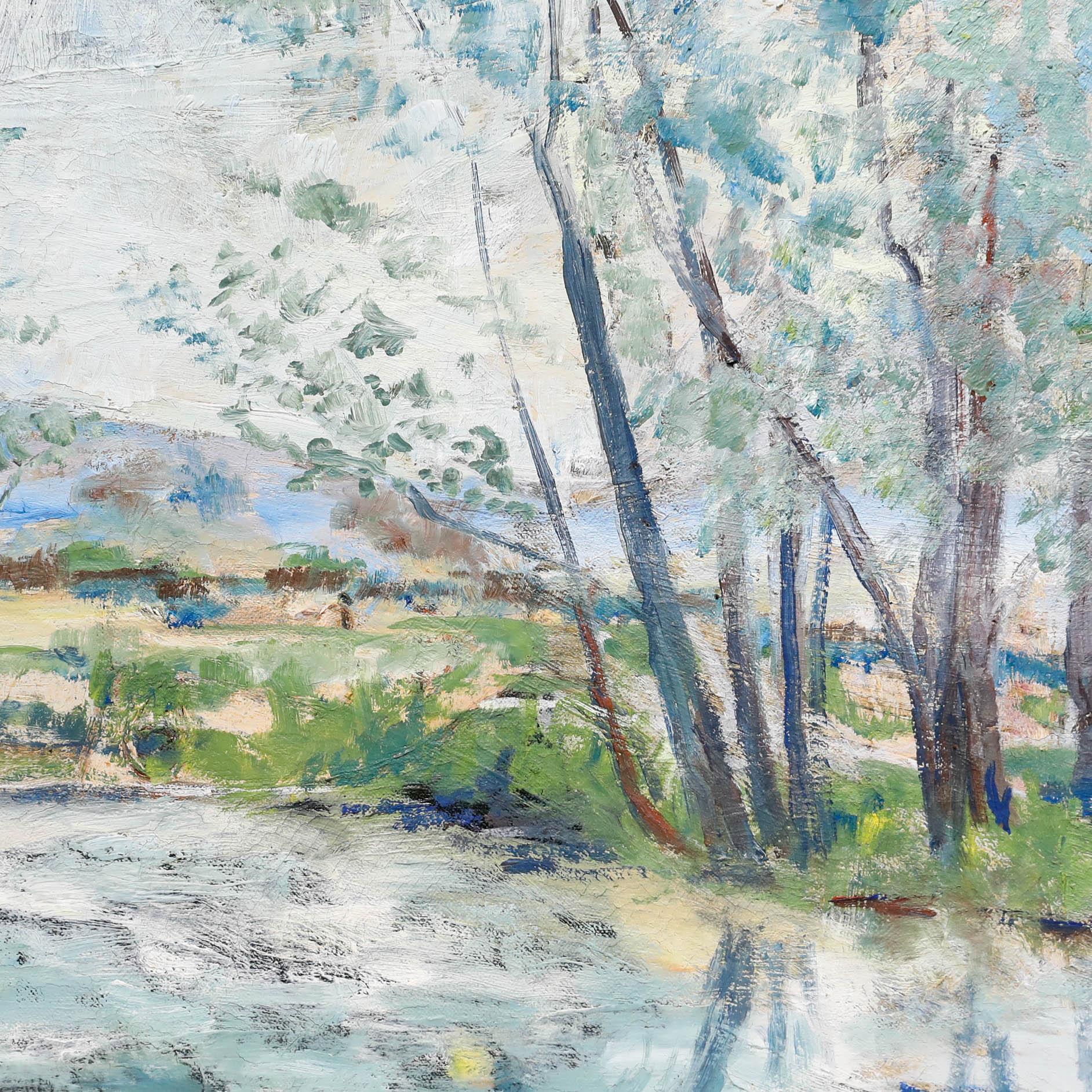 Dieses impressionistische Landschaftsgemälde zeigt eine heitere Flussszene mit zarten Pinselstrichen, in denen sich die Bäume im stillen Wasser spiegeln. Die Komposition schafft ein ausgewogenes Verhältnis zwischen den vertikalen Elementen der Bäume