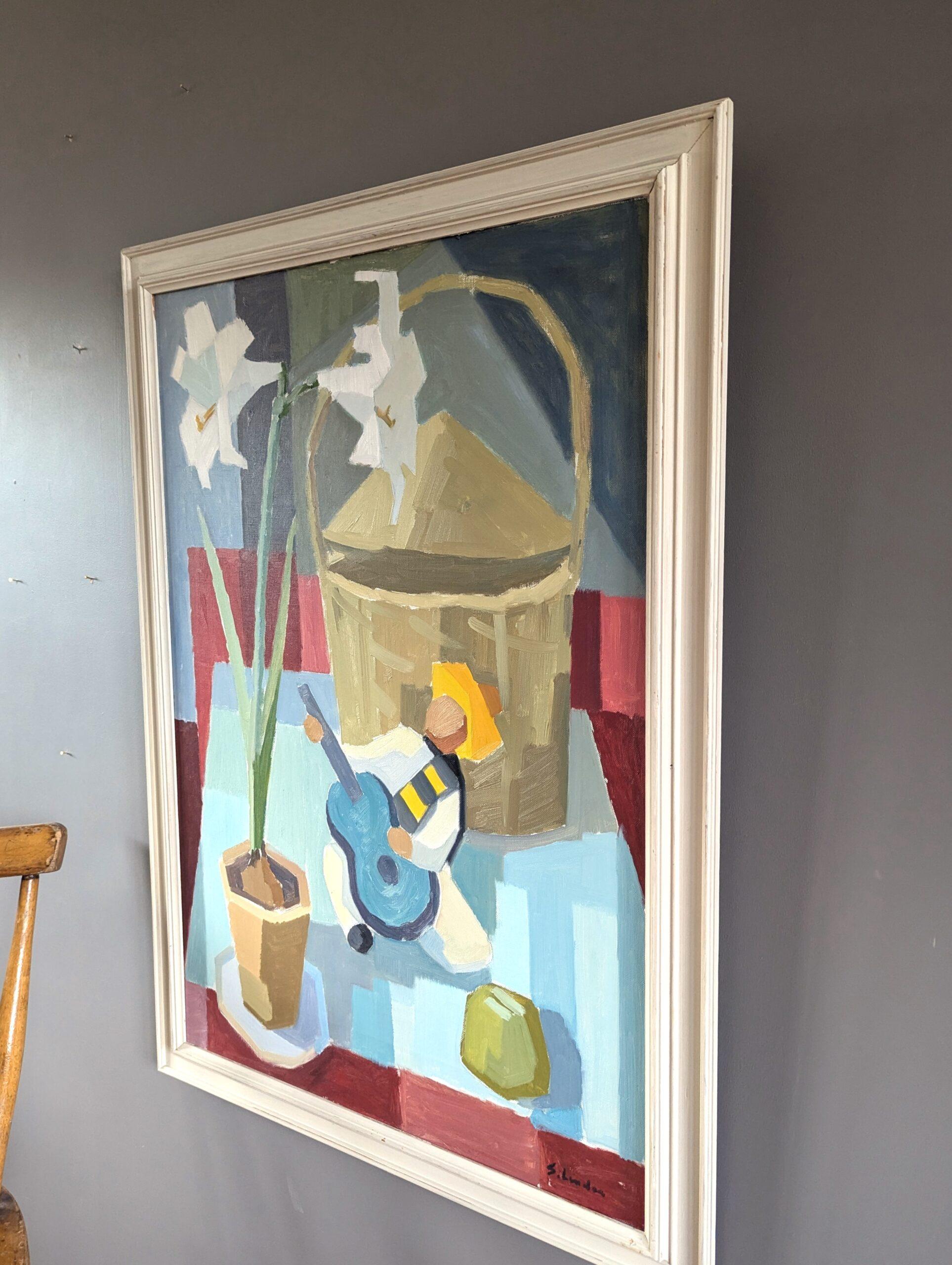 Mid-Century Modern Lively Still Life Ölgemälde - Serenade Still Life (Grau), Still-Life Painting, von Unknown