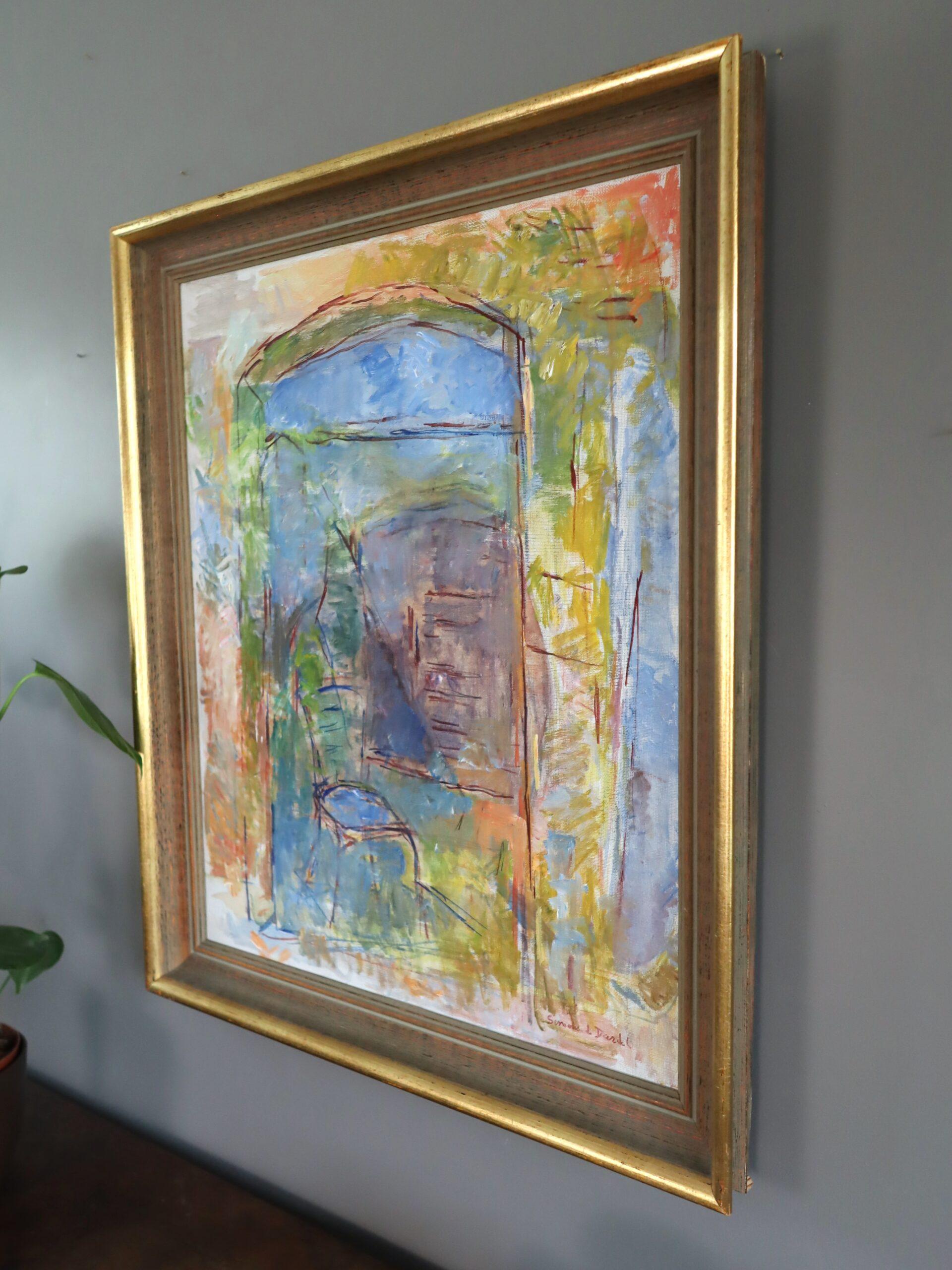 STUHL AM TORBOGEN
Größe: 70 x 59 cm (einschließlich Rahmen)
Öl auf Leinwand

Ein großes Gemälde aus der Mitte des Jahrhunderts, das eine locker abstrahierte Szene eines gewölbten Portals mit einem einfachen Stuhl davor darstellt, ausgeführt in Öl