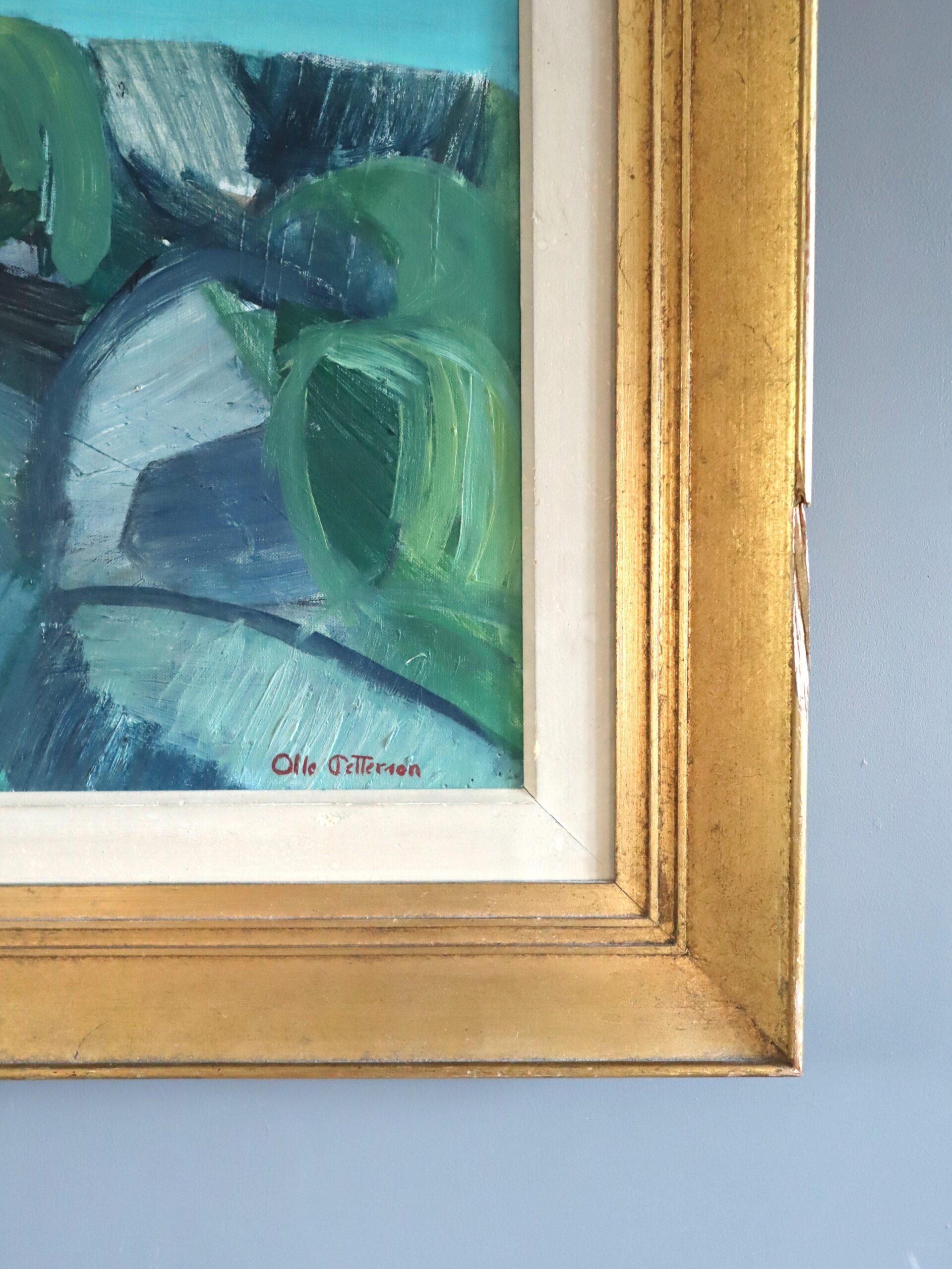 RHYTHMUS AM HANG
Größe: 48,5 x 64,5 cm (einschließlich Rahmen)
Öl auf Leinwand

Eine lebendige, modernistische Landschaftskomposition aus der Mitte des Jahrhunderts, die ein hügeliges Gelände in kühnen, skulpturalen Pinselstrichen einfängt und in Öl