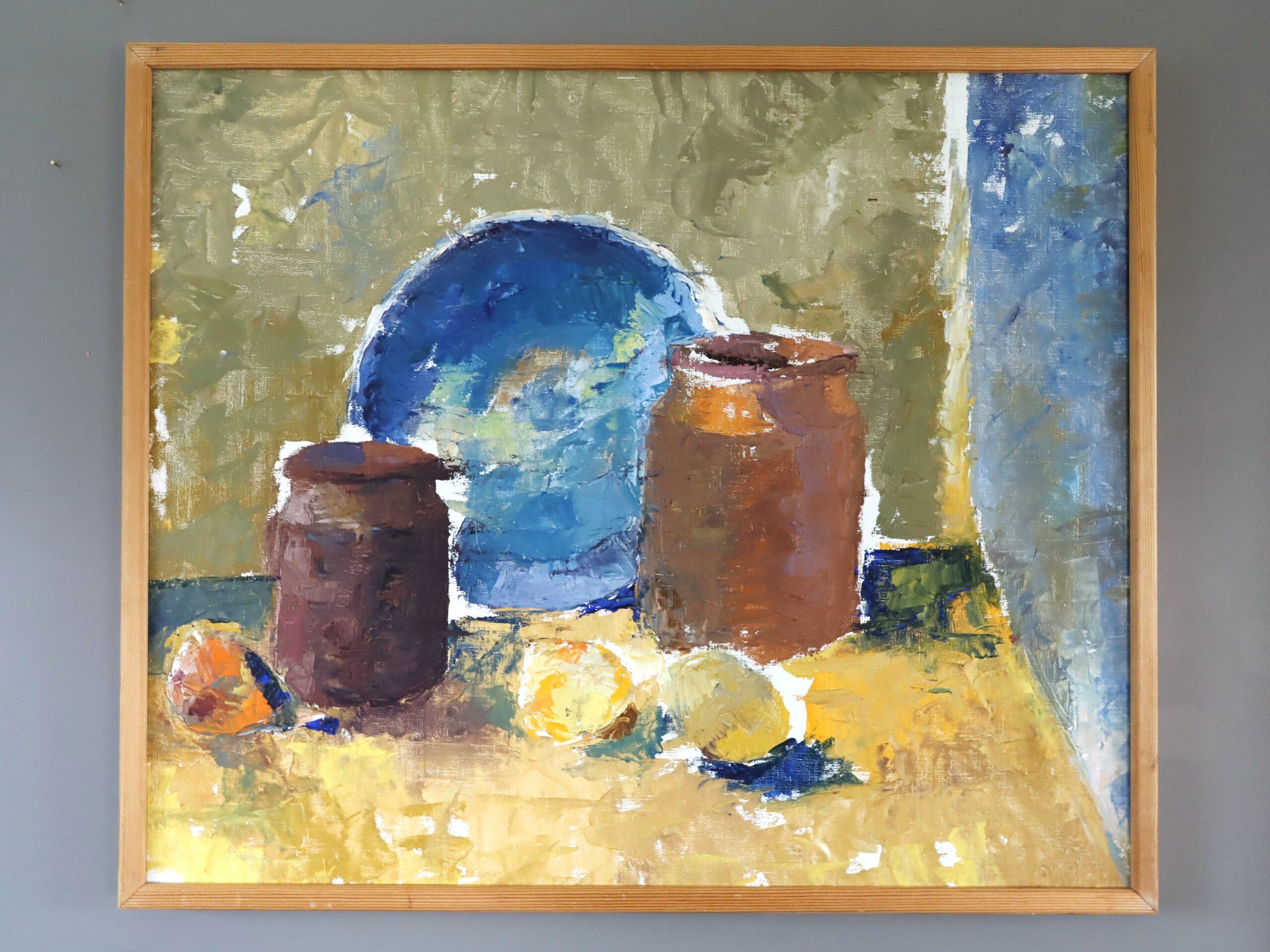 Mid Century Modern Schwedisch Ausdrucksstarkes Stillleben Ölgemälde- Gläser & Blauer Teller – Painting von Unknown