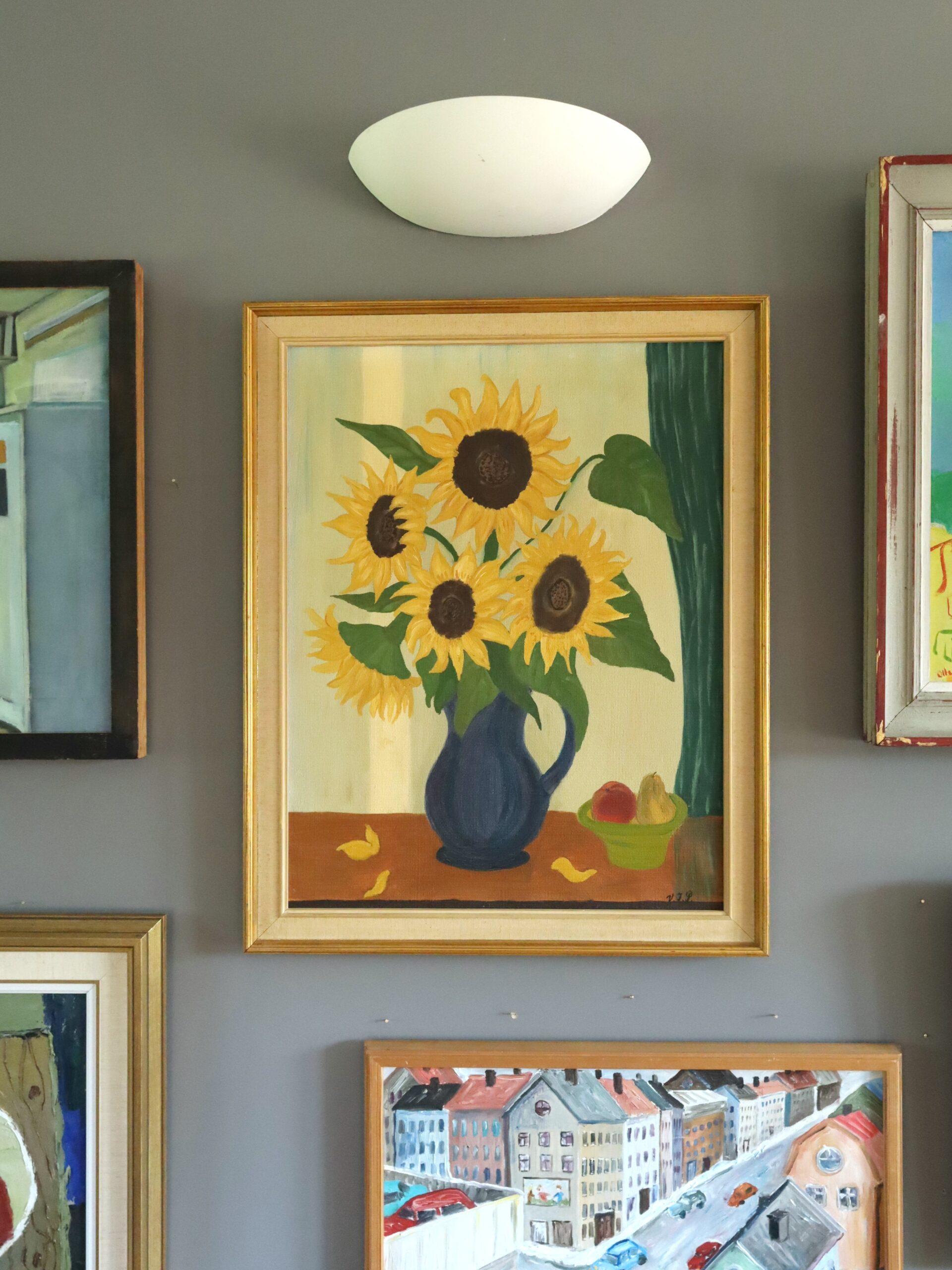 Mid Century Modern Schwedisch Lebendiges Stillleben Ölgemälde - Sonnenblumen & Obst (Moderne), Painting, von Unknown