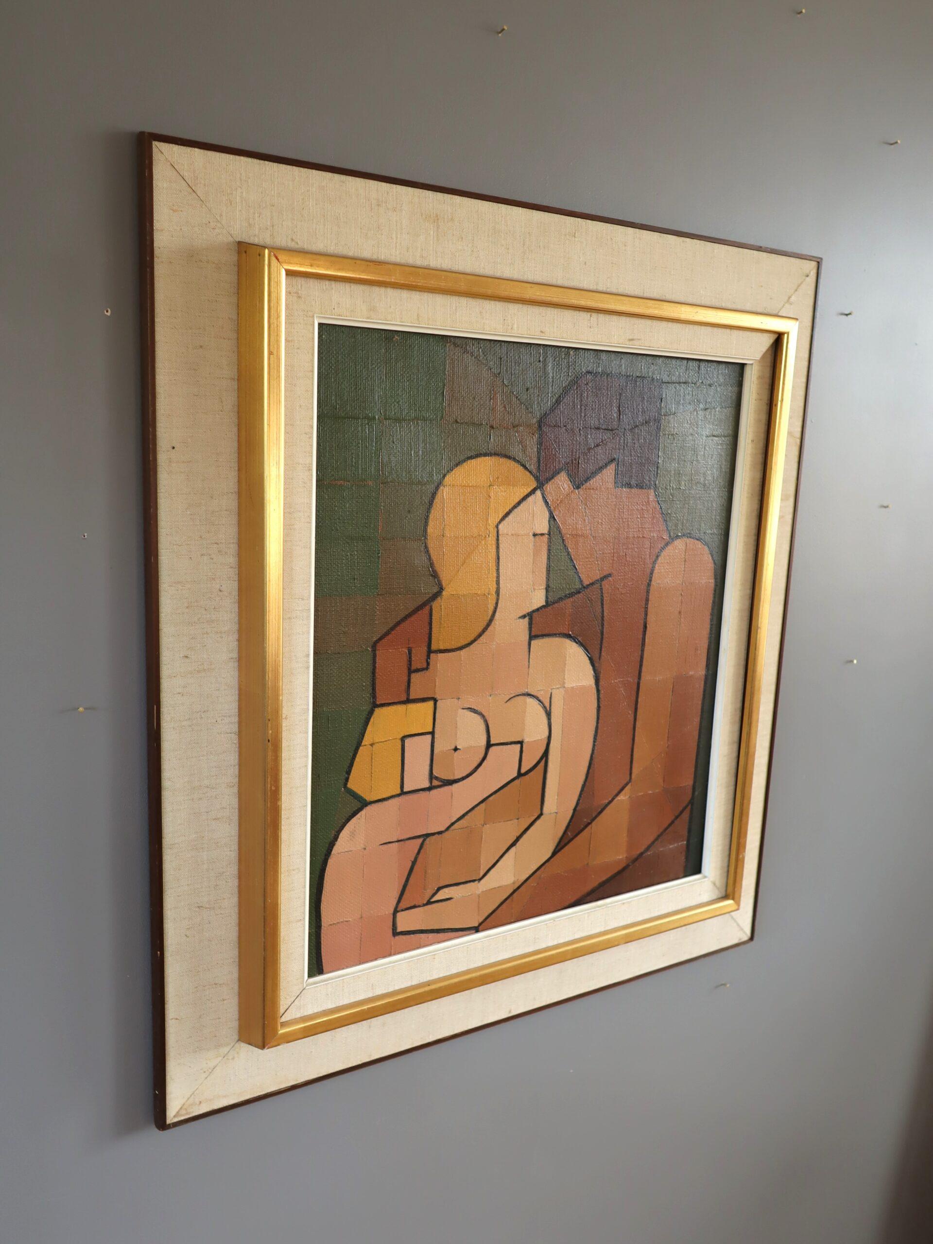ENTWINED
Größe: 65,5 x 59,5 cm (einschließlich Rahmen)
Öl auf Leinwand

Ein auffallendes geometrisches abstraktes Gemälde aus der Mitte des Jahrhunderts, das eine innige Umarmung zwischen drei Figuren festhält, ausgeführt in Öl auf Leinwand.

Das