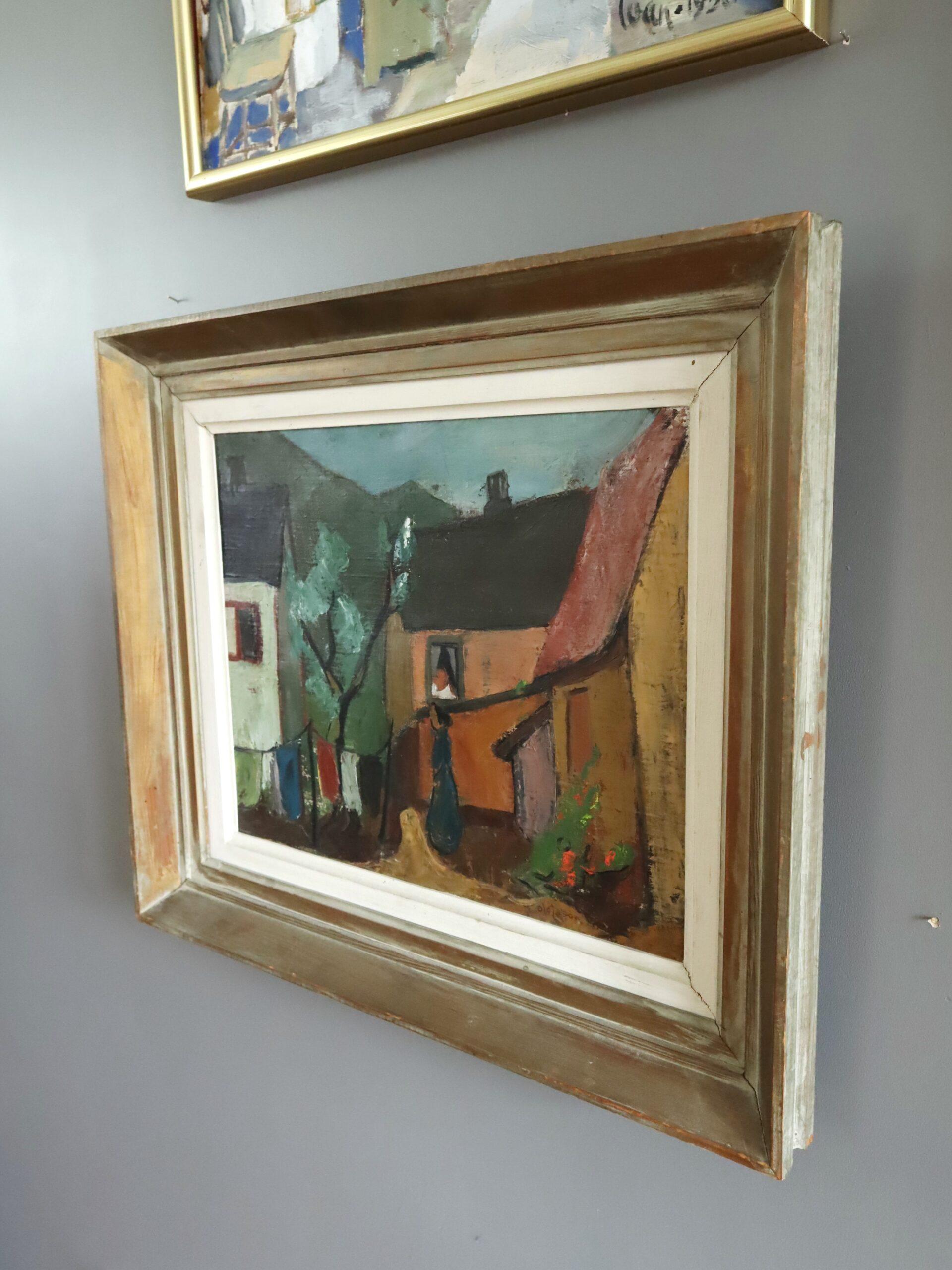 INNENHOF DES DORFES
Größe: 46 x 54,5 cm (einschließlich Rahmen)
Öl auf Leinwand

Ein Gemälde aus der Mitte des Jahrhunderts, das den ruhigen Charme einer rustikalen Dorfszene einfängt und in Öl auf Leinwand gemalt wurde.

Eine Ansammlung von braunen