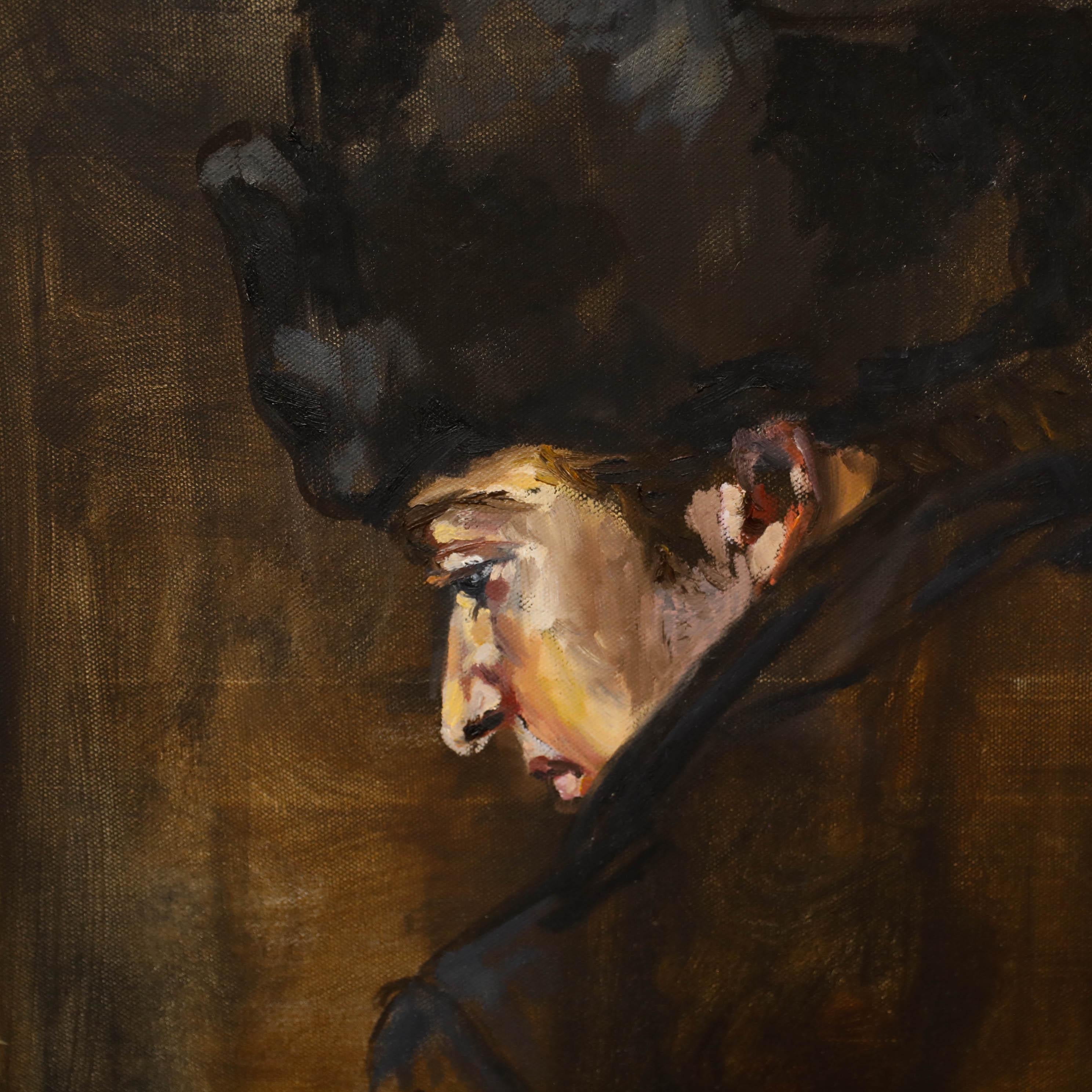 Questo ritratto lunatico cattura una figura di profilo che indossa un caratteristico ushanka russo di pelliccia scura su un cupo sfondo marrone. La pennellata è sciolta ed espressiva, creando un senso di atmosfera e di intrigo intorno al soggetto