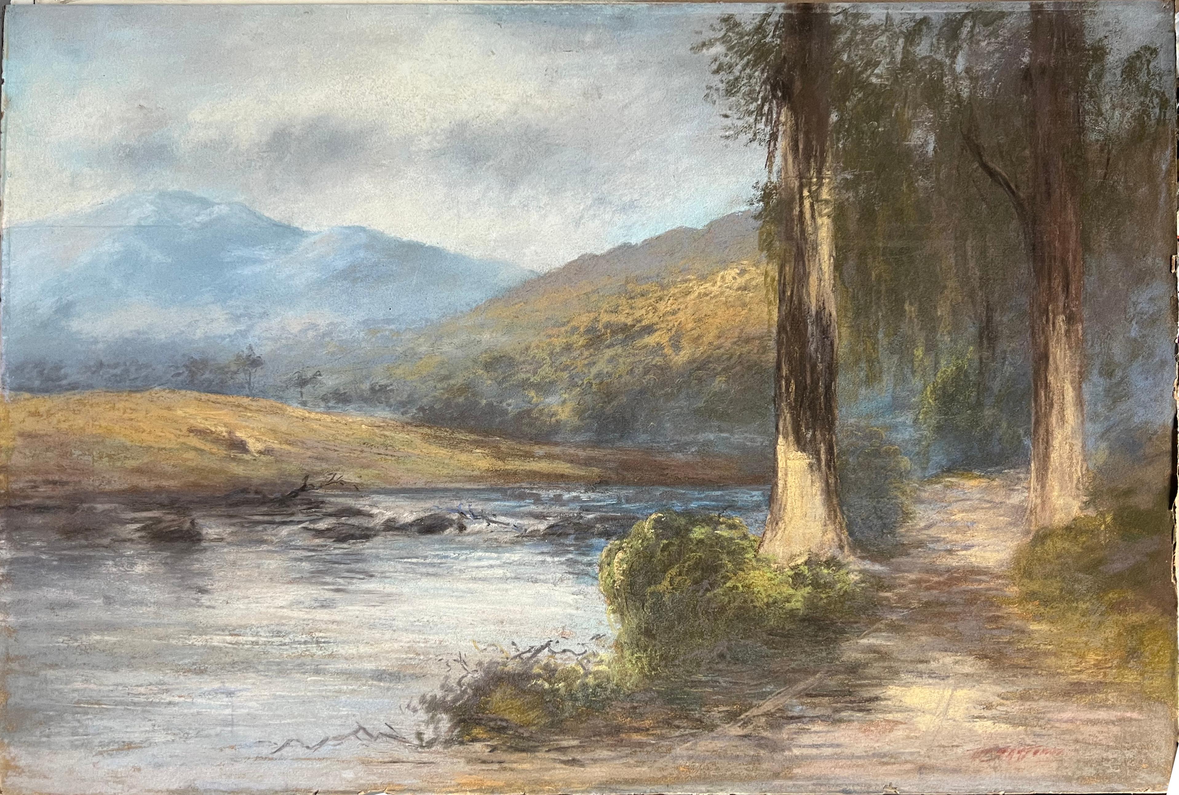 Il monte Tamalpais e il ruscello in primavera, circa 1900
Ruscello sopra il lago Bon Tempe con il monte Tamalpais sullo sfondo. Una calda giornata di primavera nella California del Nord e nella Bay Area. Eccellente pastello della California School.