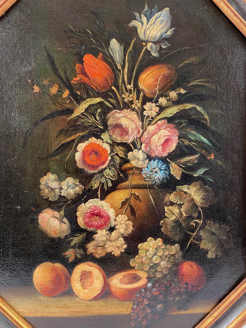 Nature morte aux fleurs et aux fruits, école italienne XXe dans l'esprit du XVII - Painting de Unknown