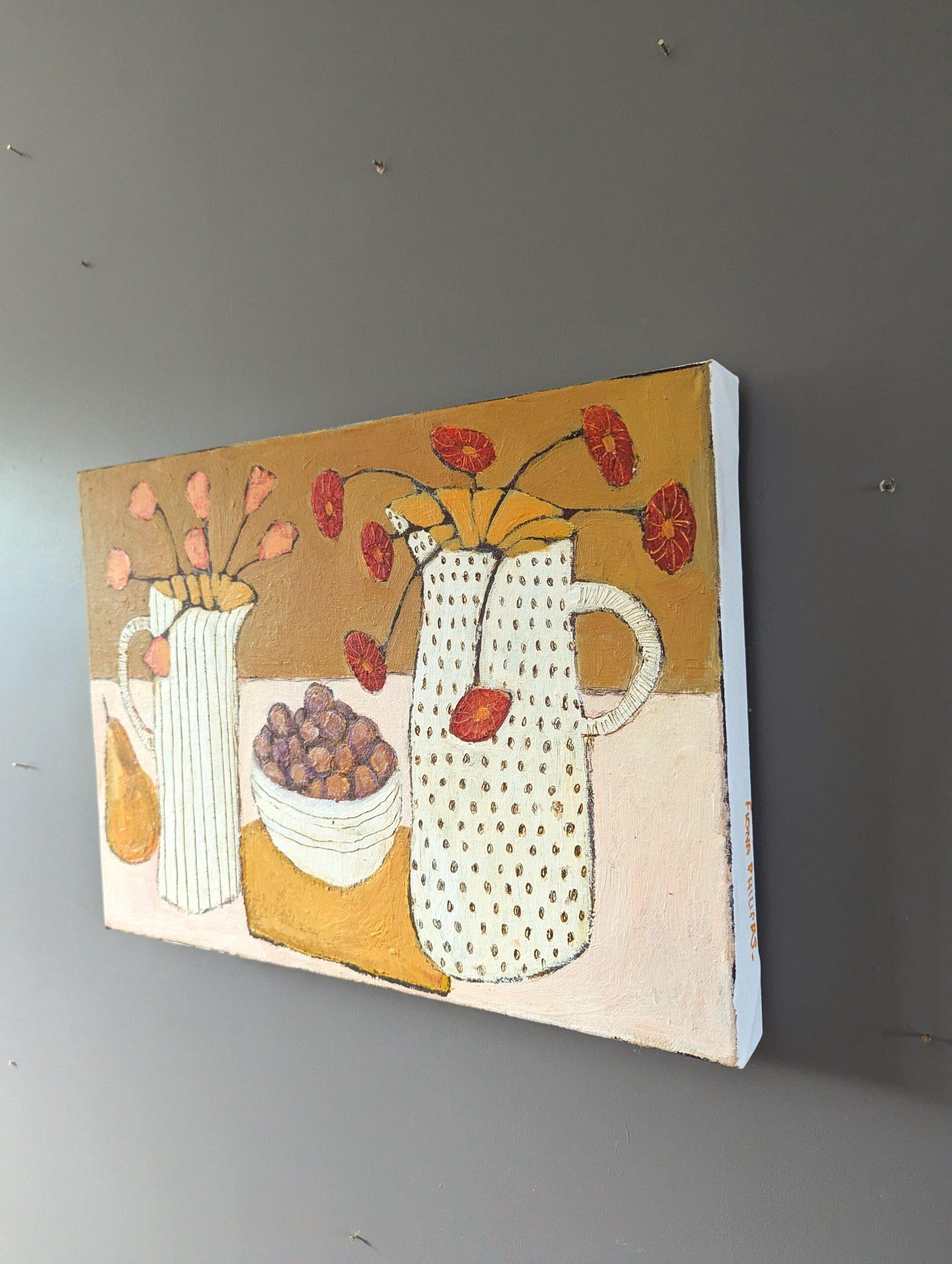 FRUTAS DE VERANO, FLORES DE VERANO
Tamaño: 31 x 42 cm 
Óleo sobre lienzo

Un bodegón de estilo modernista, alegre y luminoso, pintado sobre lienzo.

En esta composición tenemos dos jarras estampadas llenas de flores, una sola pera a la izquierda y