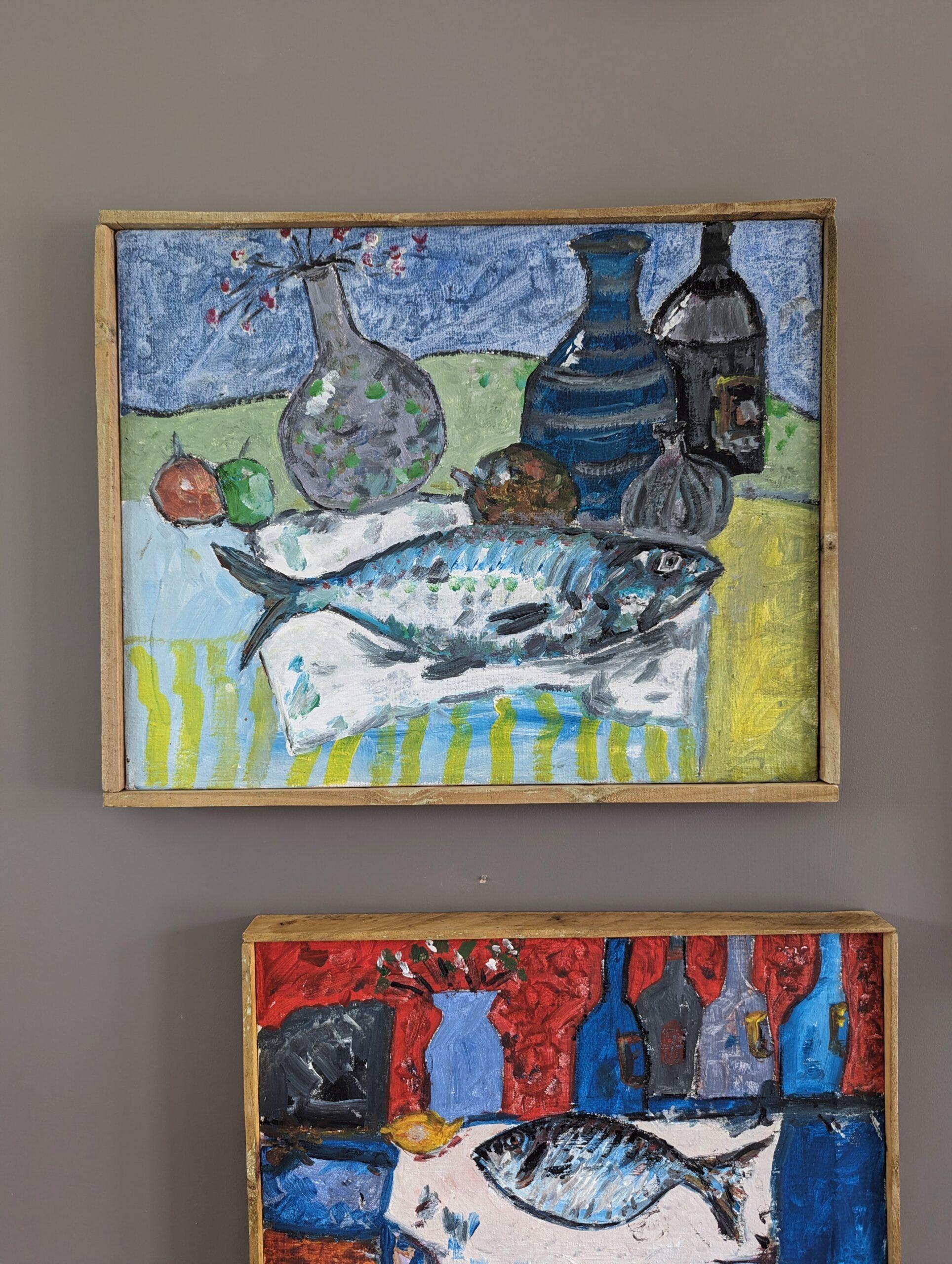 POISSON SUR UN PLATEAU
Huile sur toile
Taille : 42,5 x 52 cm (cadre compris)

Une amusante et vivante nature morte moderniste du milieu du siècle, exécutée à l'huile sur toile.

Avec une riche palette de couleurs et un coup de pinceau audacieux et