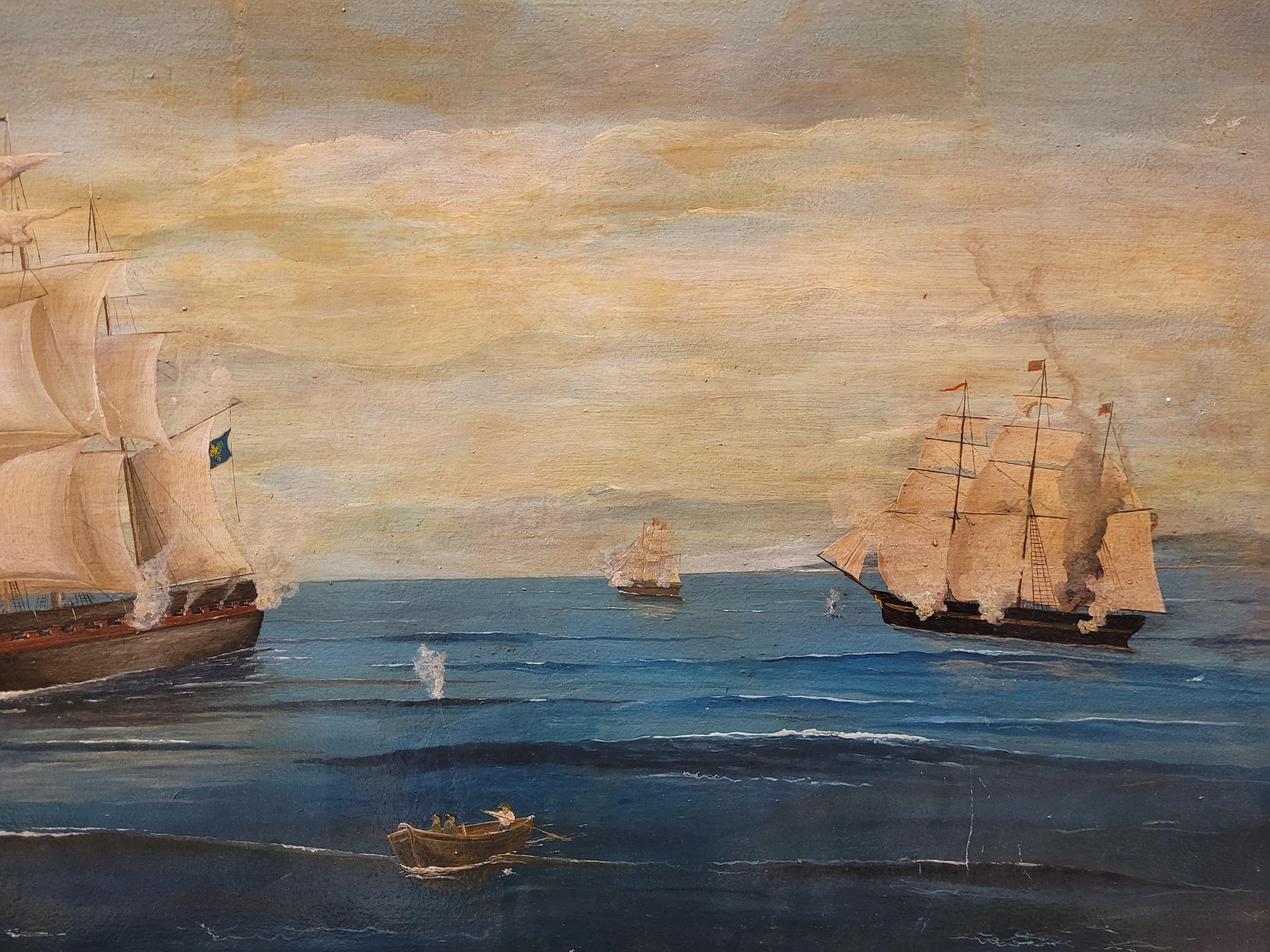 Außergewöhnliches Ölgemälde auf Tafel aus einer exquisiten französischen Sammlung. Es behält seinen ursprünglichen vergoldeten Holzrahmen. Die Szene zeigt eine kraftvolle und farbenfrohe Seelandschaft, die eine Seeschlacht mit akribischen Details