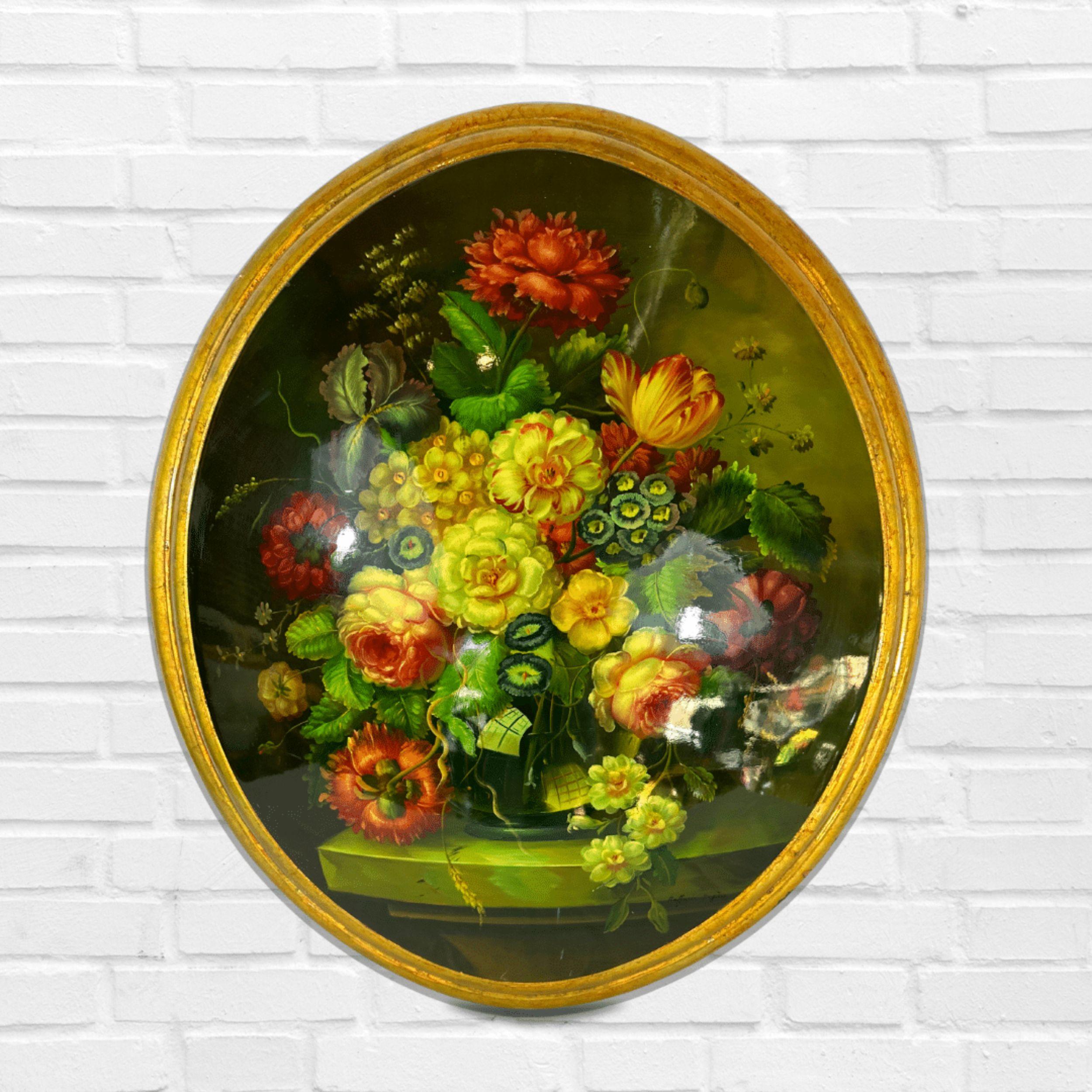 Peinture ovale sur toile convexe, cadre en bois doré, fleurs dans un vase - Painting de Unknown