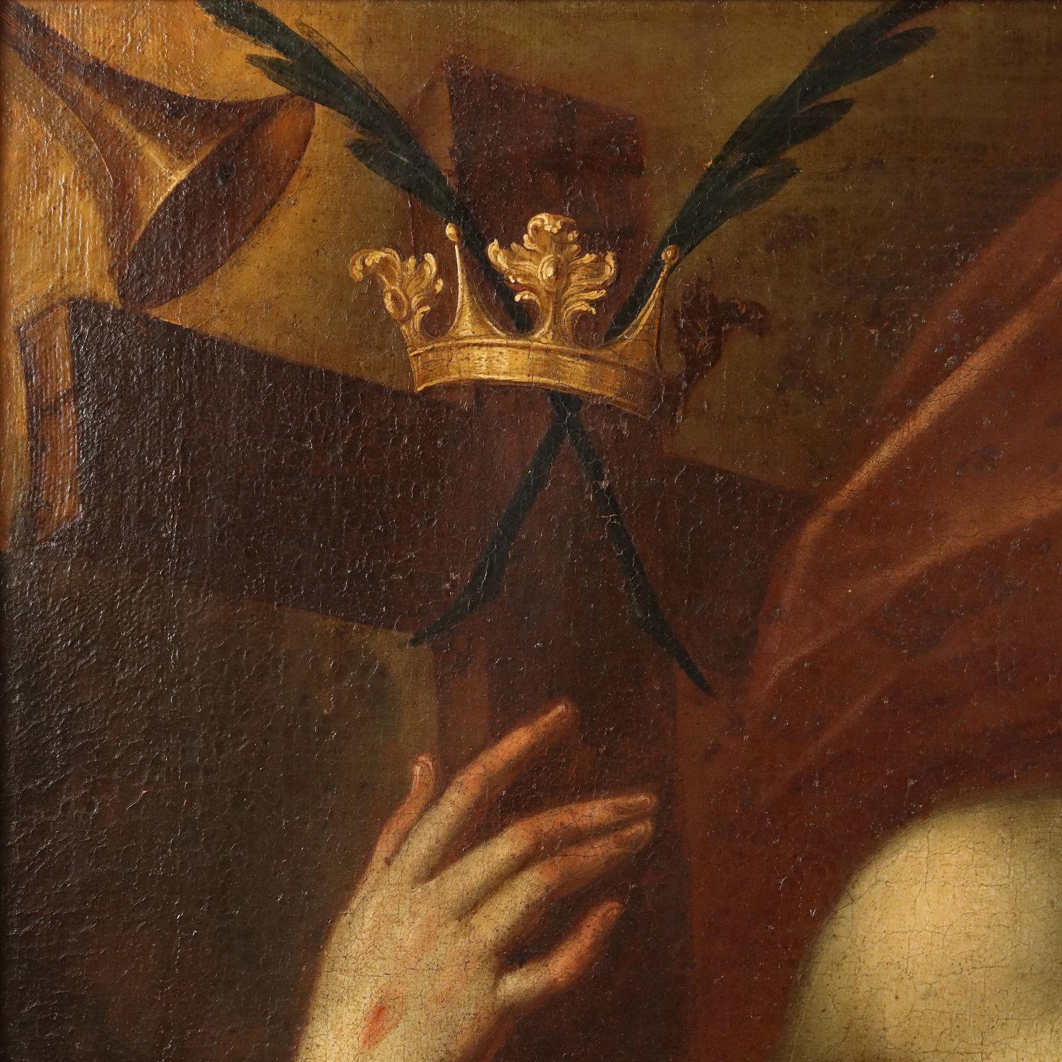 Ölgemälde auf Leinwand. Der auferstandene Christus ist in halber Länge dargestellt, eingehüllt in einen roten Mantel, Symbol seiner Menschlichkeit, während er in einer Hand das Kreuz hält, das von zwei Palmen überragt wird, Symbol des Martyriums,