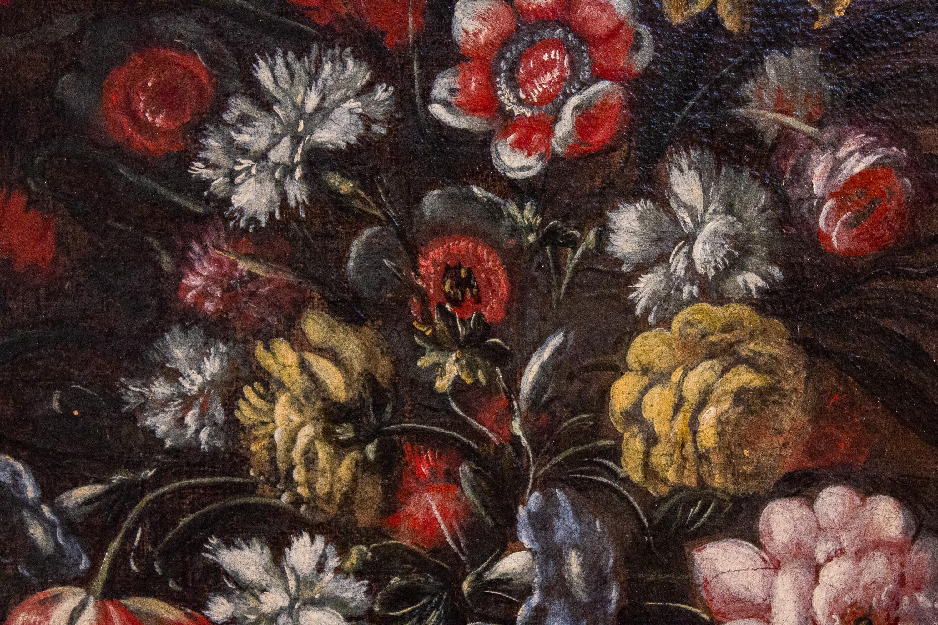 Paire de natures mortes italiennes du XVIIIe siècle représentant des fleurs   en vente 3