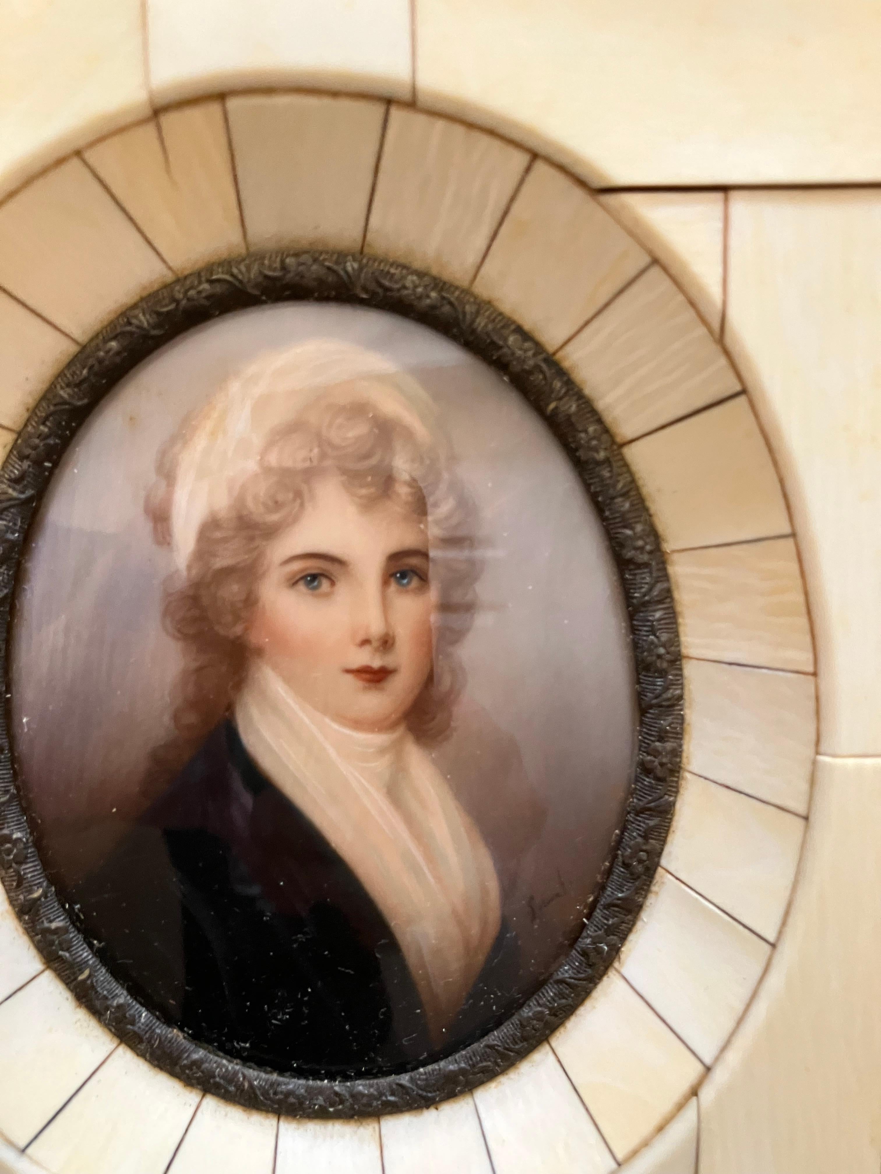 Paire de portraits à l'huile sur porcelaine du 19e siècle - Painting de Unknown
