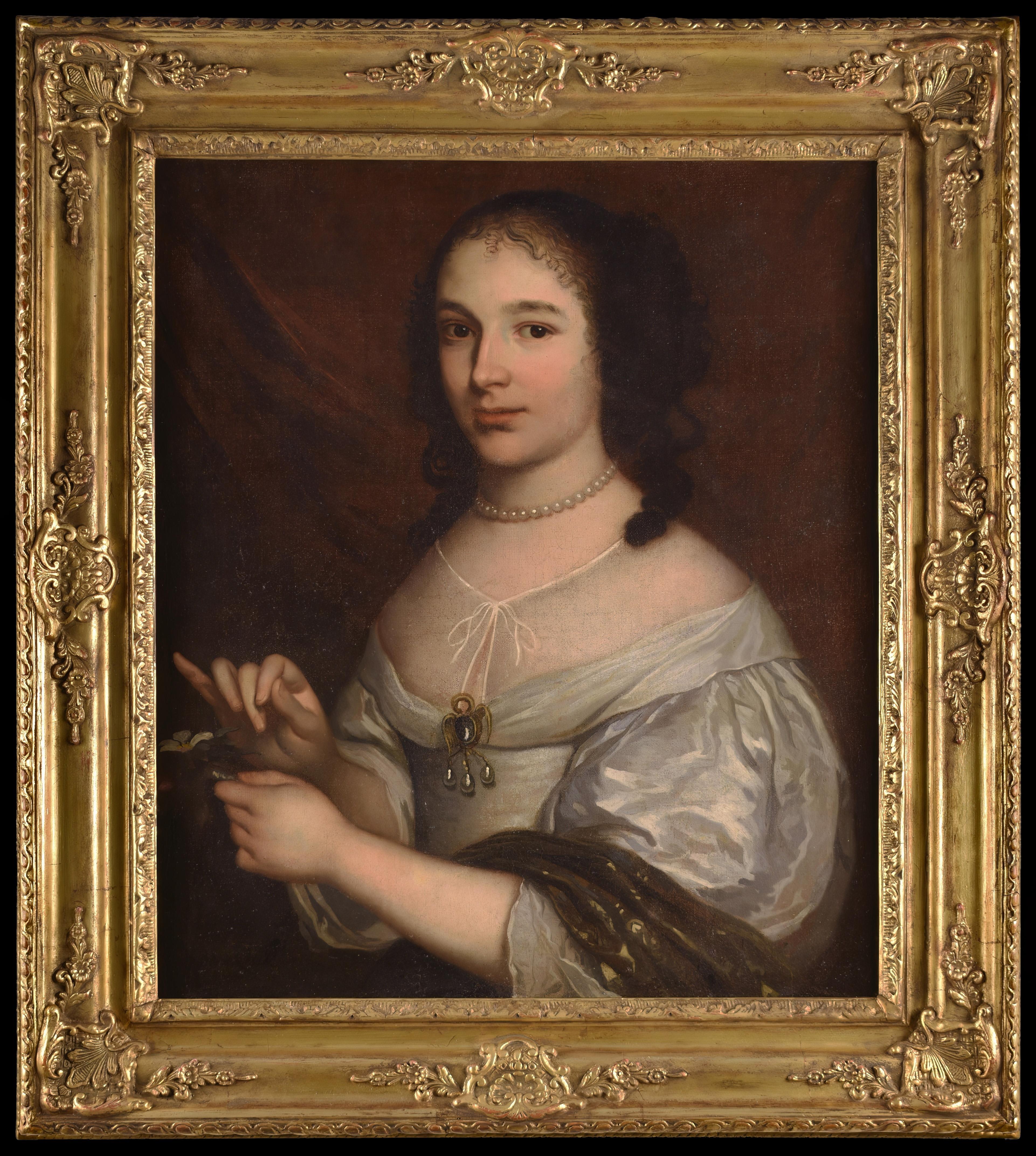Unknown Portrait Painting - Portrait of an elegant British lady with a white silk dress and a pearl necklace