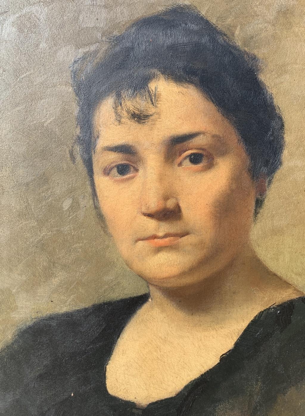 Italian painter (19th-20th century) - Portrait of a girl.

56 x 35 cm without frame, 69 x 49 cm with frame.

Antique oil painting on cardboard, in a wooden frame (some cracks).

Condition report: Good state of conservation of the pictorial surface,