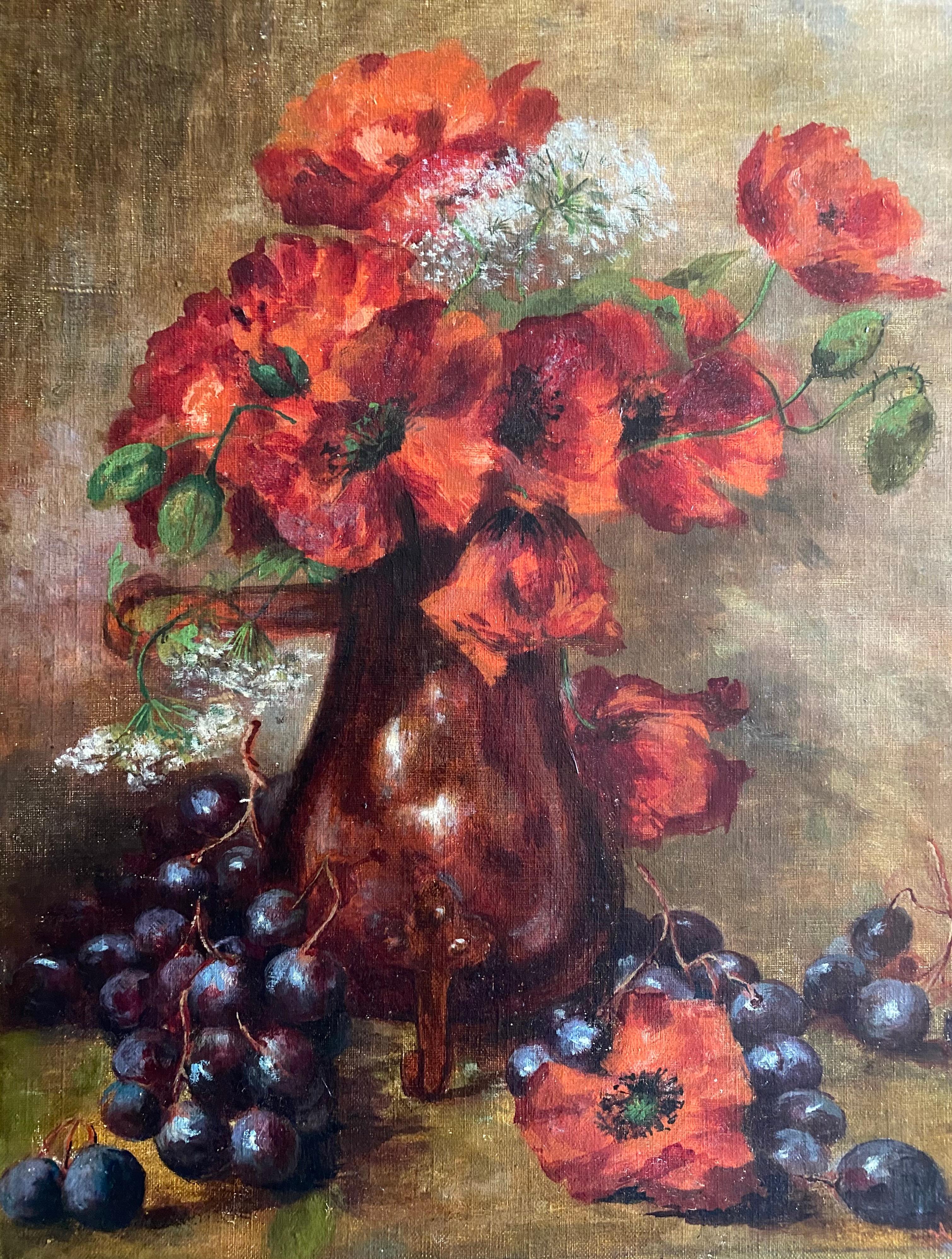 Voici pour votre considération une nature morte des années 1920 composée de coquelicots rouges et de raisins violets.  Huile sur toile d'artiste . Signé en bas à droite mais l'artiste est inconnu.  Semble être 