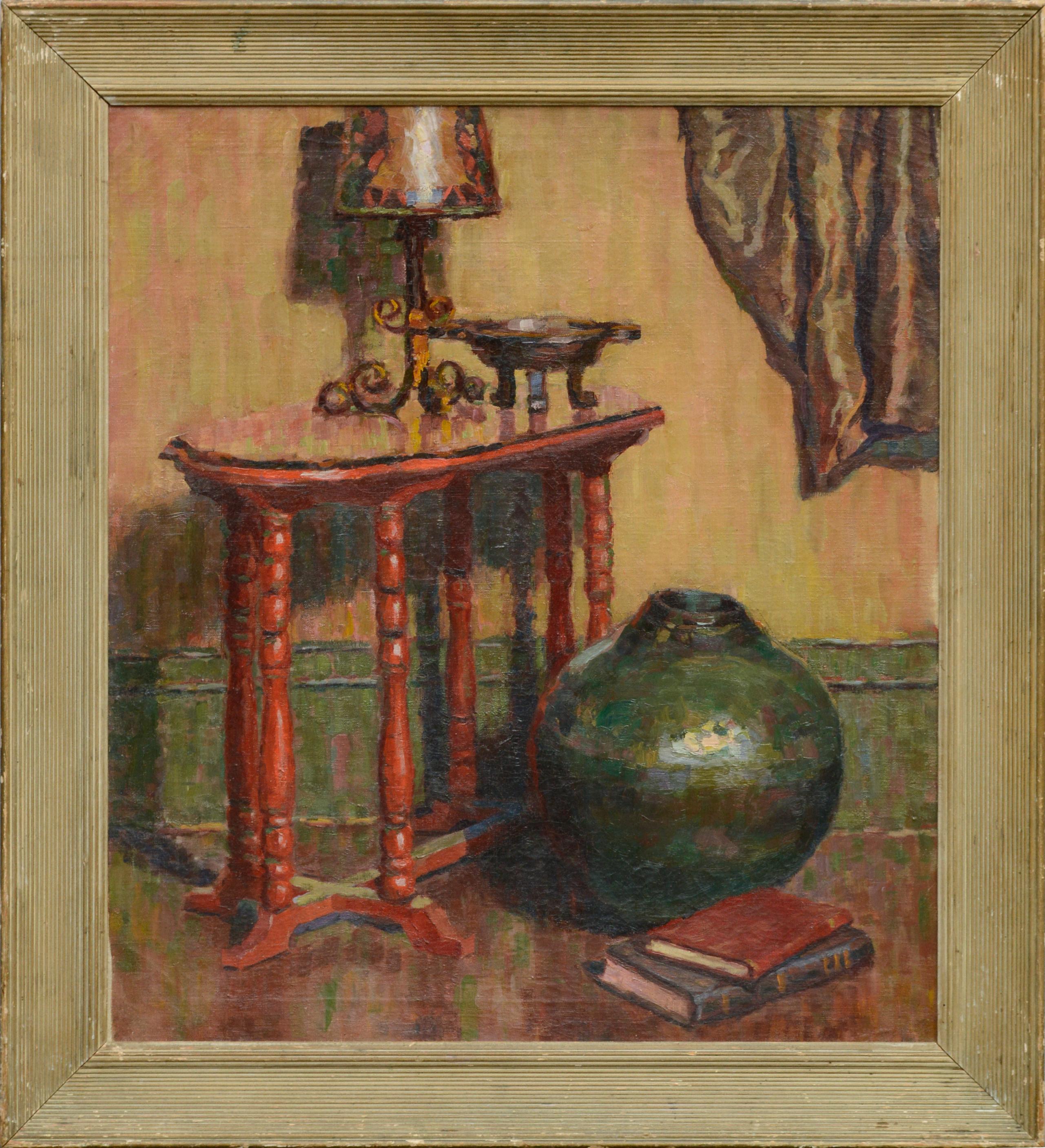Innenszene aus der Mitte des Jahrhunderts mit rotem Tisch und grüner Vase