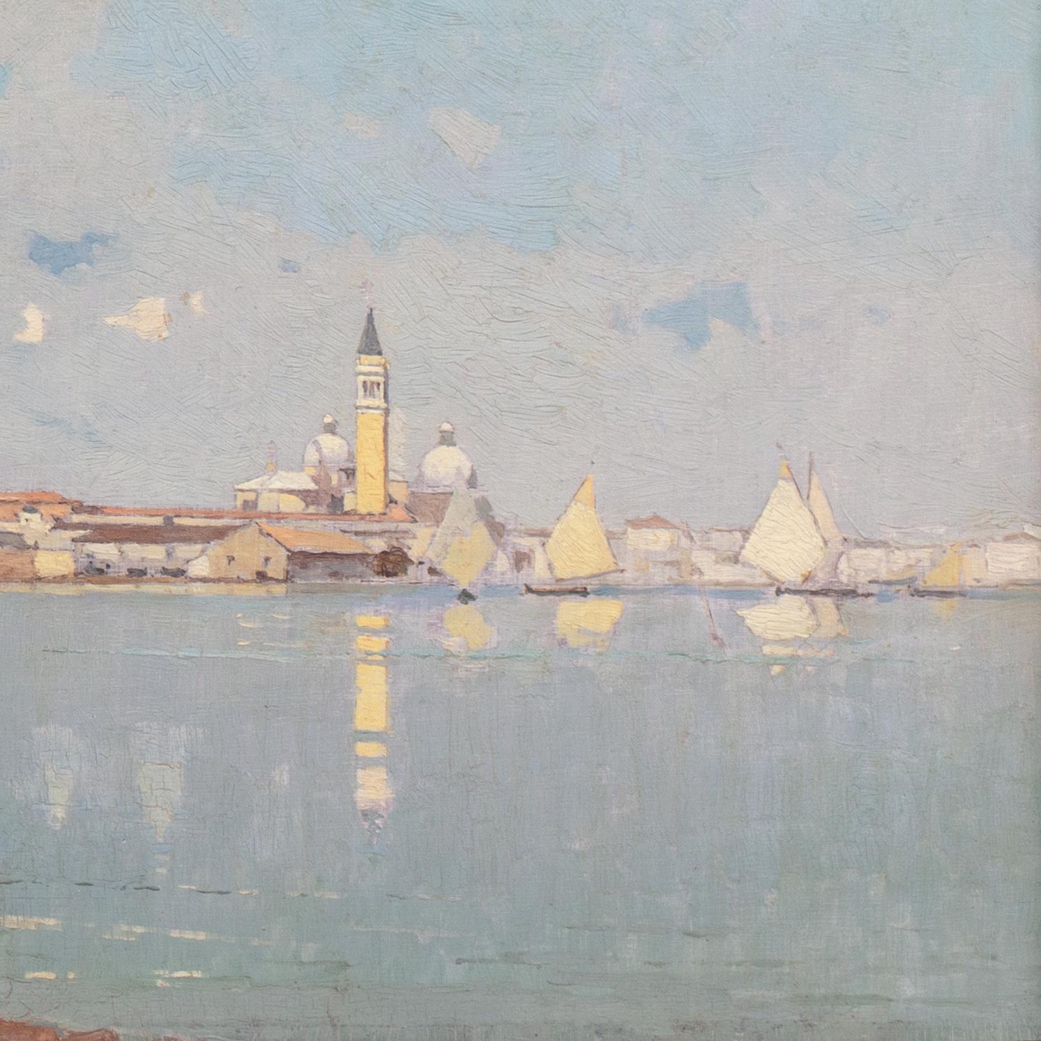 Blick auf Venedig. Undeutlich mit der Signatur unten links bezeichnet und um 1900 gemalt. Zusätzliche Beschriftungen, verso, in Graphit. 
Gerahmte Abmessungen: 10H x 1,25D x 16,5W Zoll. 
Ausgestellt in einem geschnitzten, vergoldeten Holzrahmen aus