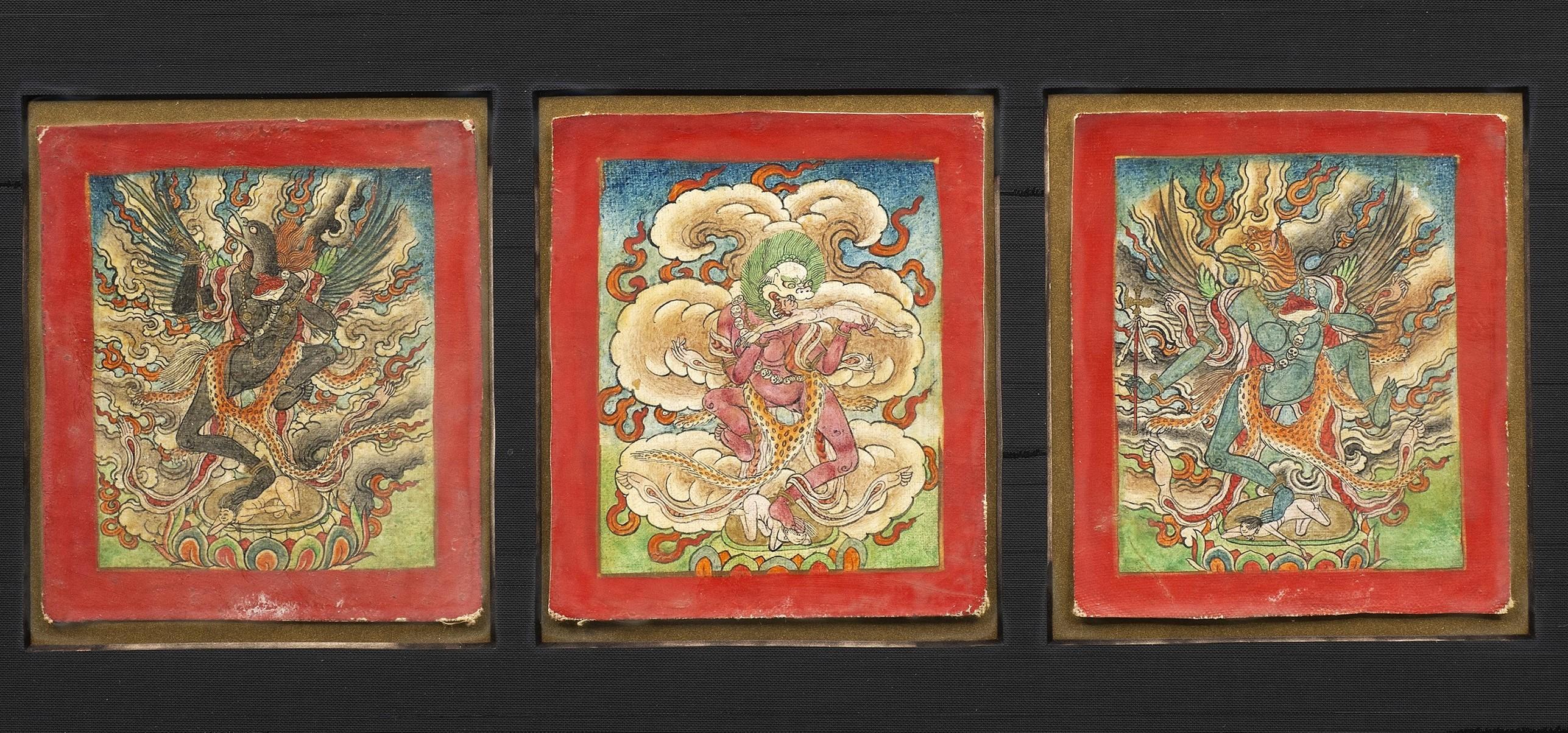 Figurative Painting di Unknown - Set di tre Tsakali tibetani del XIX secolo con raffigurazioni di Dakini danzanti