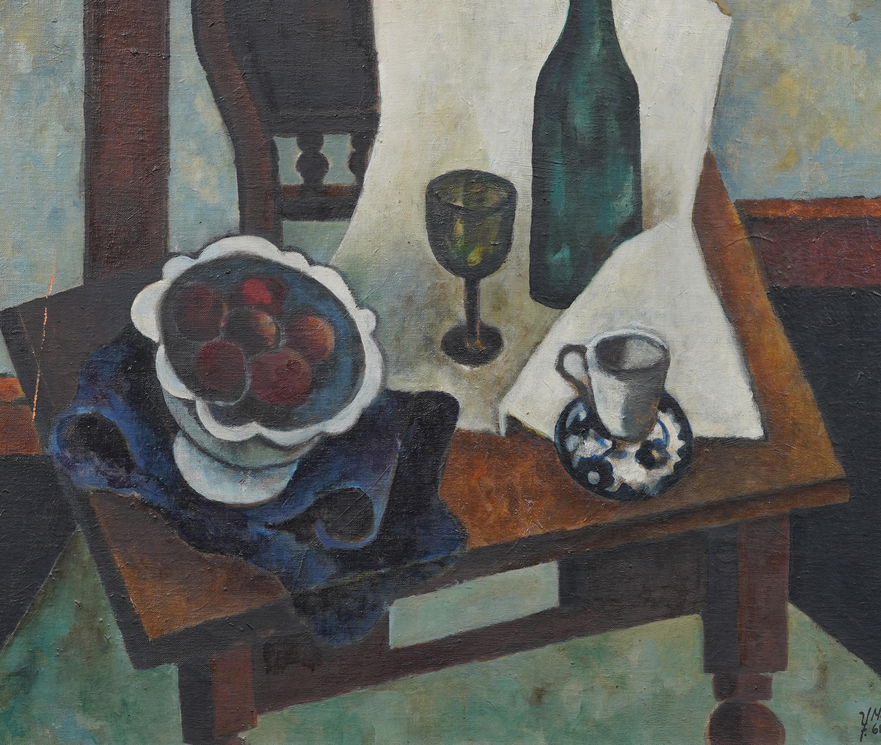 Nature morte cubiste signée du milieu du siècle Scène de table intérieure avec fruits Peinture à l'huile - Gris Still-Life Painting par Unknown