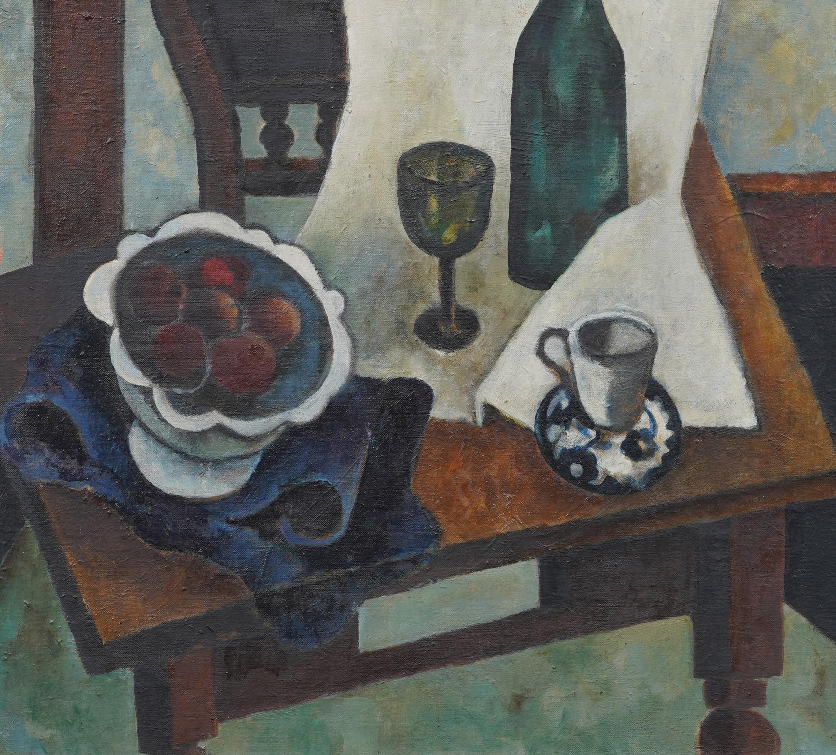 Cette composition de V.I.I. datant de 1968 est une nature morte à l'huile sur toile, rendue dans un style cubiste tardif, qui présente une scène de table à la fois disciplinée et expressive. Les relations spatiales sont fracturées et réassemblées
