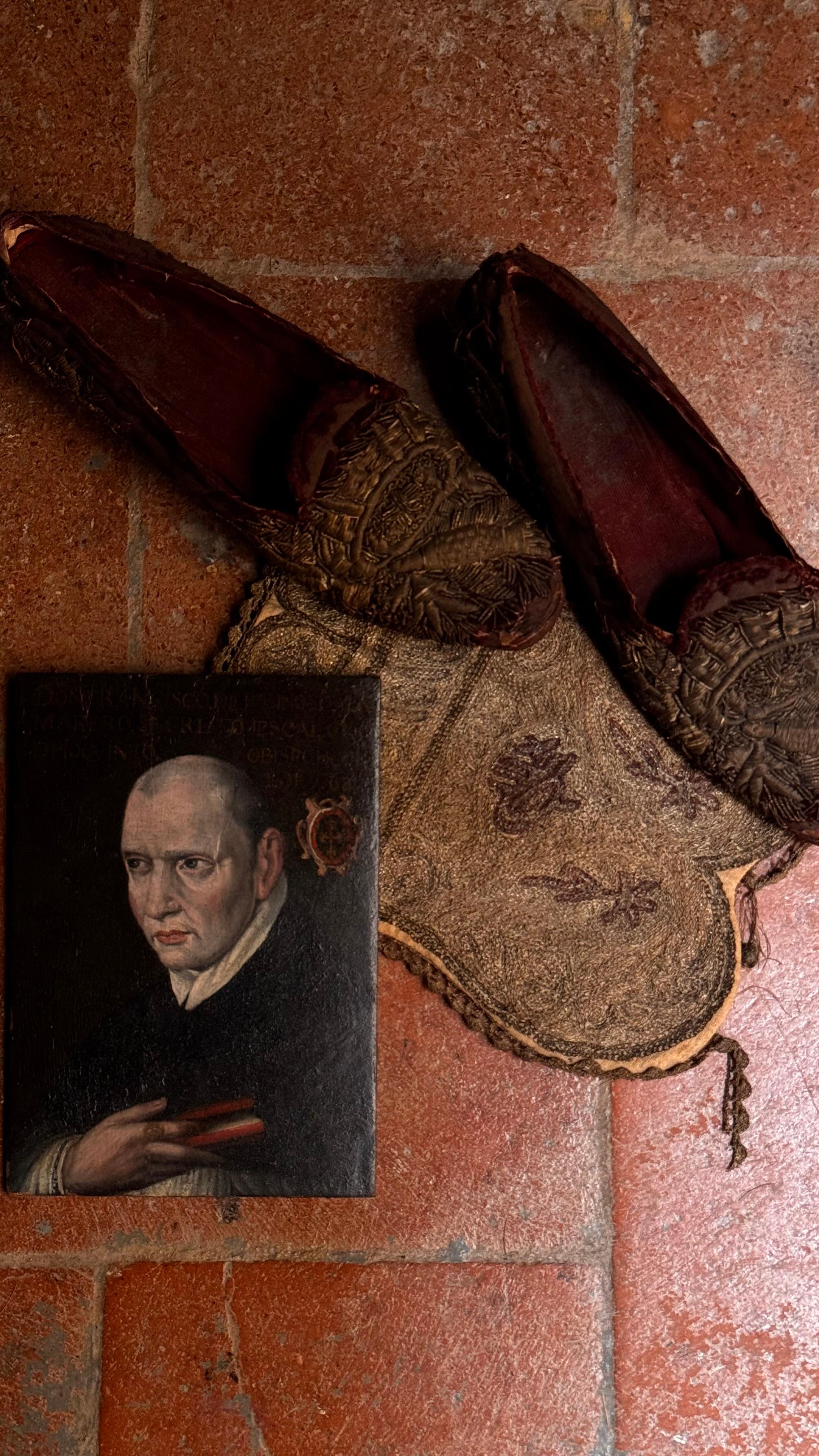 Spanische Schule. Sekretär von Papst Pius V., Abt von Husillos, Bischof von Córdoba. im Angebot 11