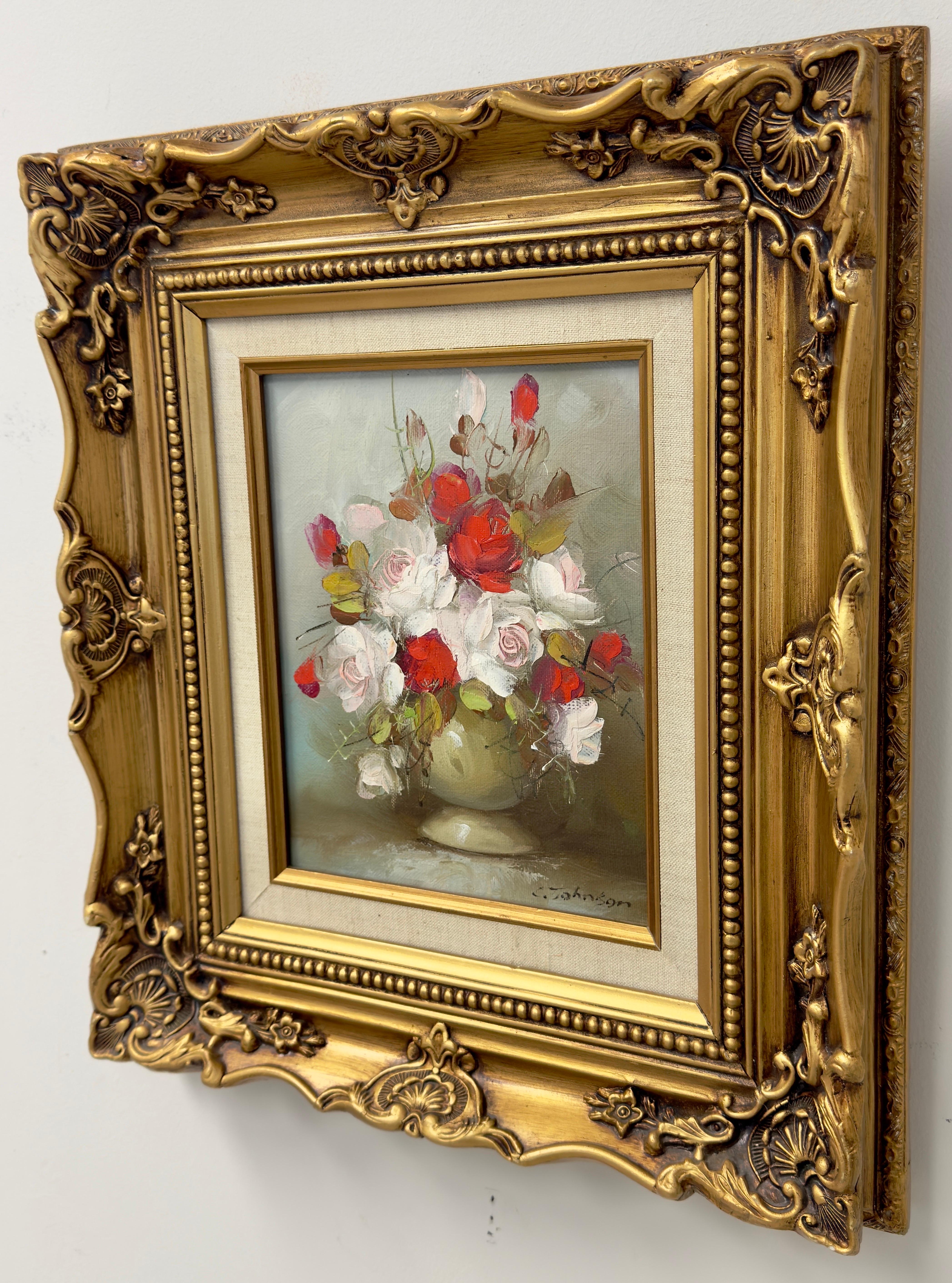 Ein Stillleben in Öl auf Leinwand, das einen Blumenstrauß in einer Vase zeigt. Die Blüten sind hauptsächlich Rosen in verschiedenen Rot-, Rosa- und Weißtönen. Das Gemälde ist in einem realistischen Stil gemalt, mit weichen, gemischten