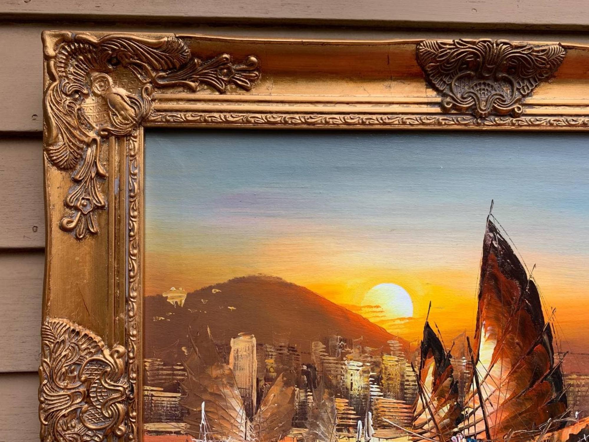 Impresionante cuadro al óleo sobre lienzo, Paisaje marino, Barcos de vela al atardecer, Enmarcado en venta 1