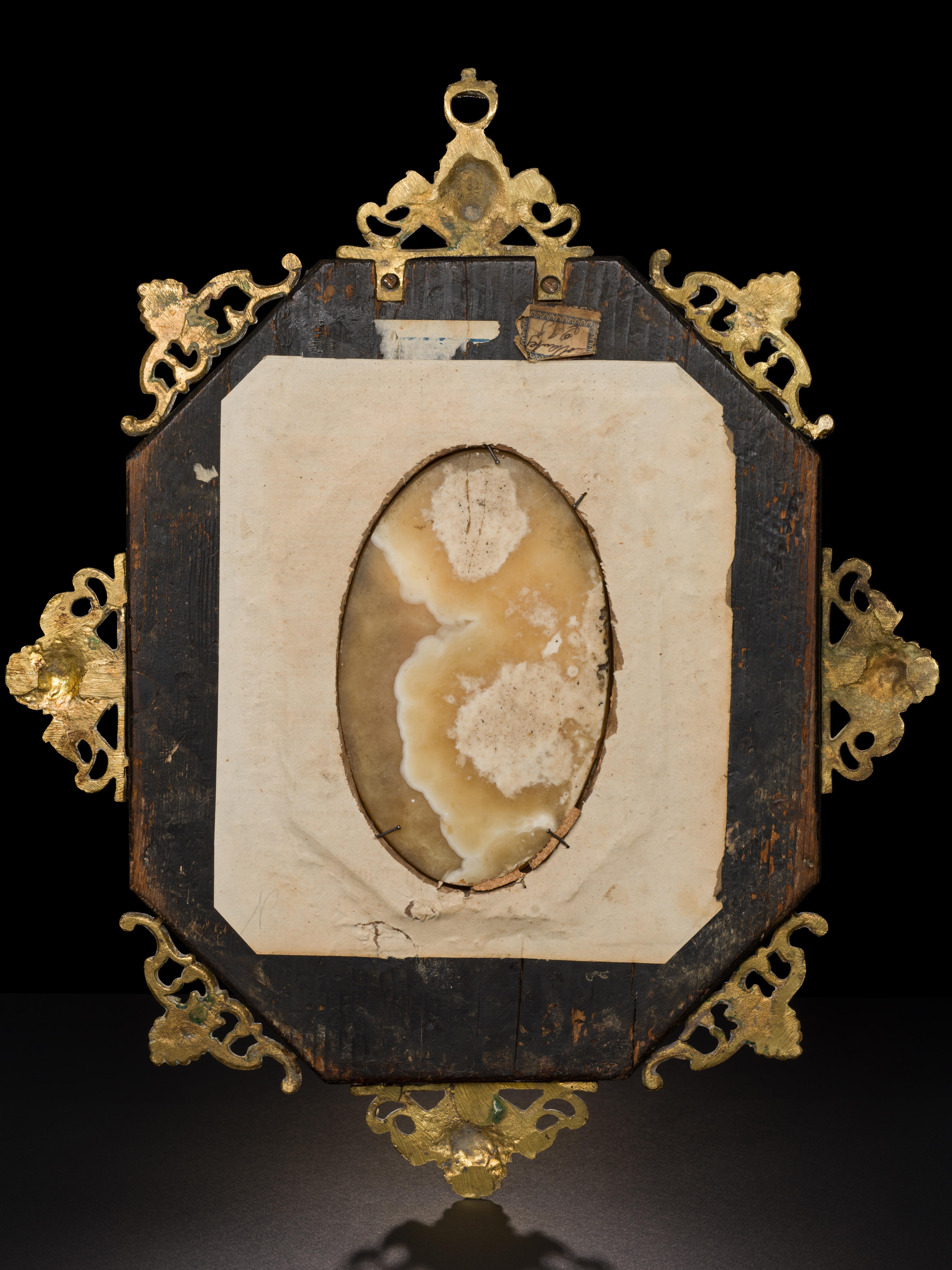 L'ANNUNCIO AI PASTORI
Italia, XVII secolo
Dipinto su agata in una cornice in legno ebanizzato, bronzo dorato e pietra semipreziosa
38 x 31 cm - 15 x 12 1/4 in con cornice
14 x 8,5 cm - 5 1/2 x 3 1/4 in senza cornice

Sebbene sia piuttosto rara, nel