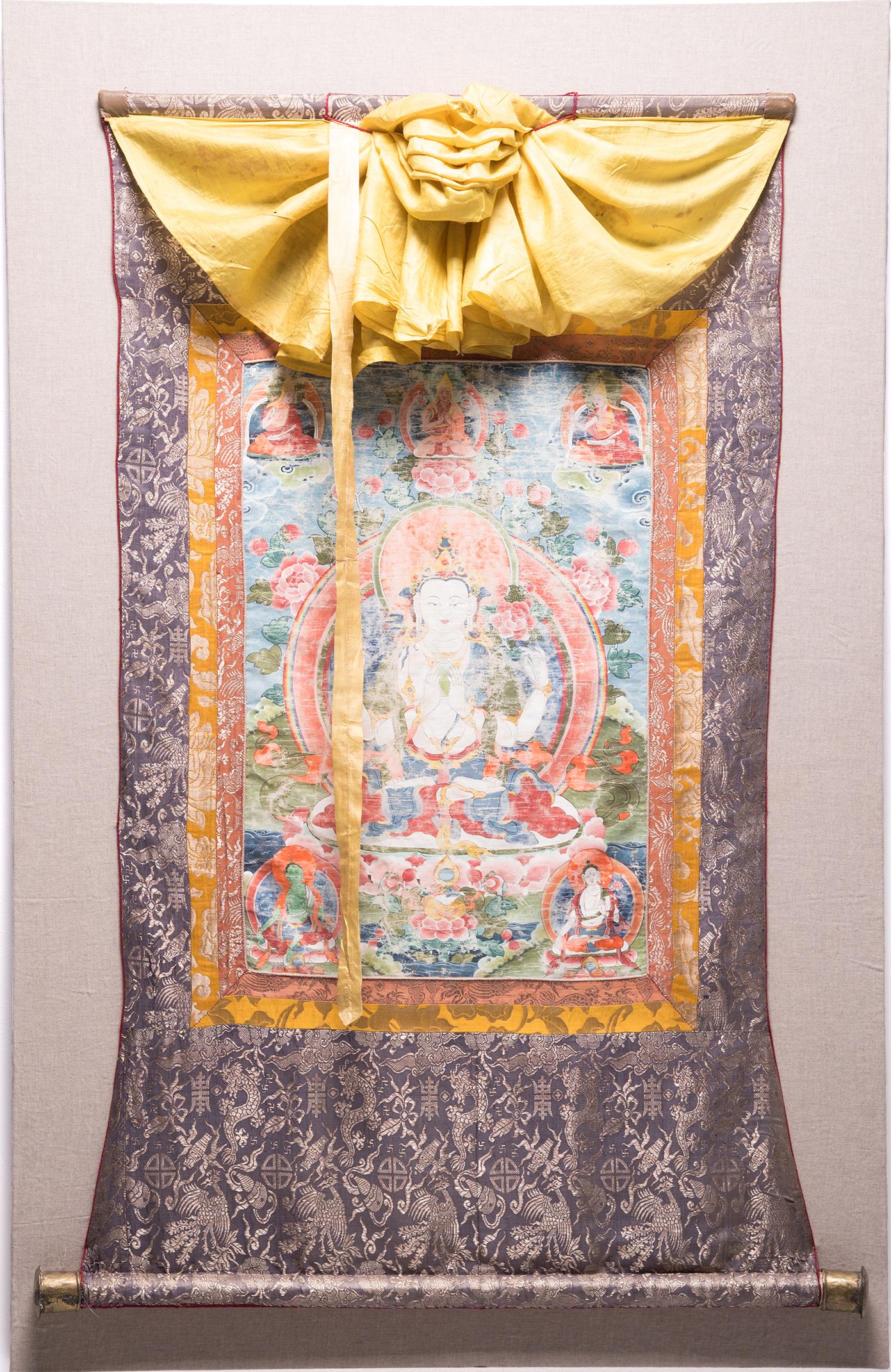 Portrait Painting di Unknown - Thangka tibetano di Chenresi, guazzo su lino