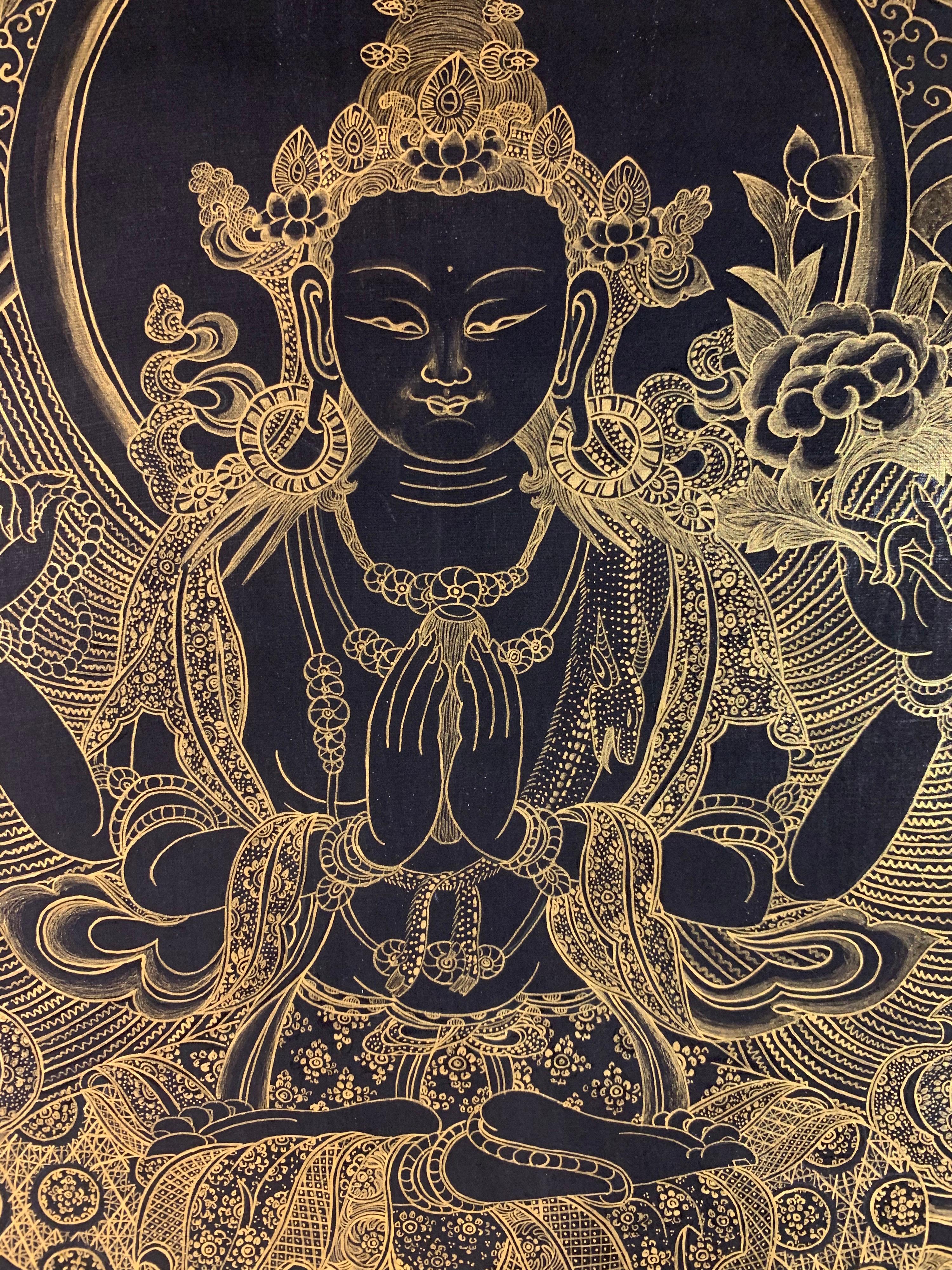 Thangka Chenrezig sur toile non encadrée et peinte à la main avec or 24 carats en vente 1