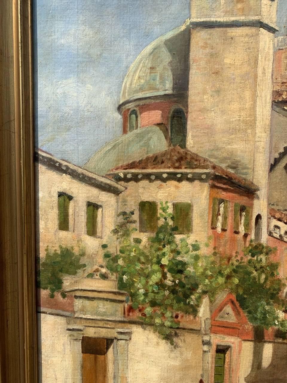 Venetian painter (19th century) - Venice, view of the Campiello del le Chiovere towards the church of San Rocco and the bell tower of Santa Maria Gloriosa dei Frari.

73 x 37 cm without frame, 82 x 46 cm with frame.

Old oil painting on canvas, in a