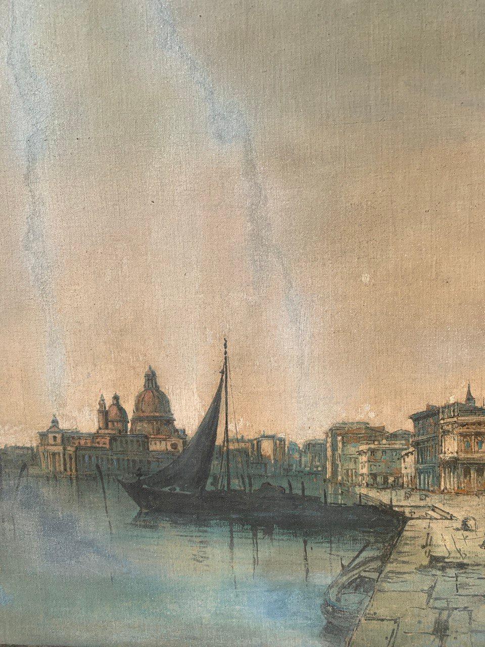 Venezianischer Maler (19. Jahrhundert) - Venedig, Blick von der Riva degli Schiavoni.

58,5 x 69,5 cm ungerahmt, 71,5 x 82,5 cm mit Rahmen.

Tempera auf Papier, auf Leinwand aufgezogen, in einem geschnitzten und vergoldeten Holzrahmen (nicht