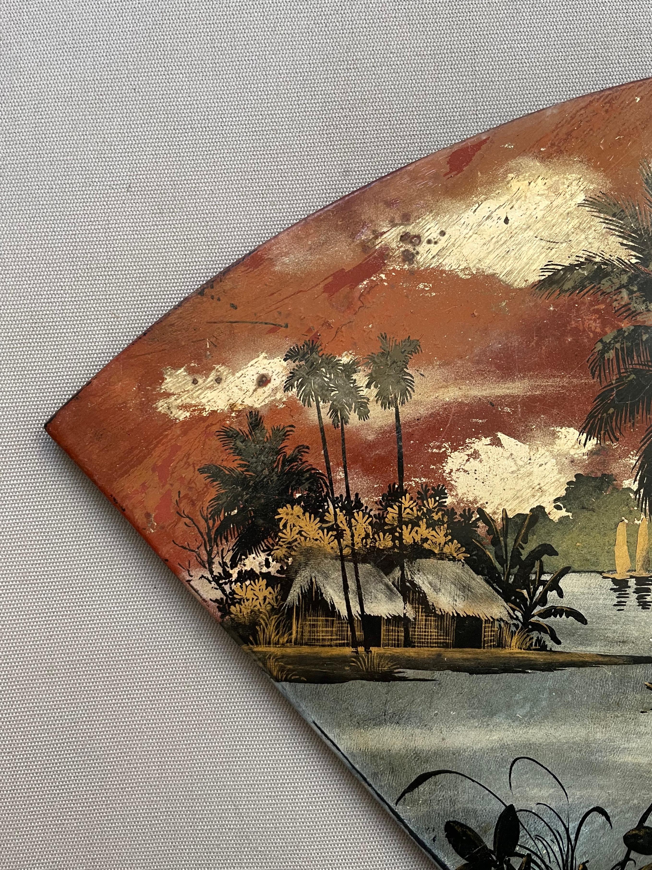 Lacca vietnamita a forma di ventaglio, firma da identificare - Painting di Unknown