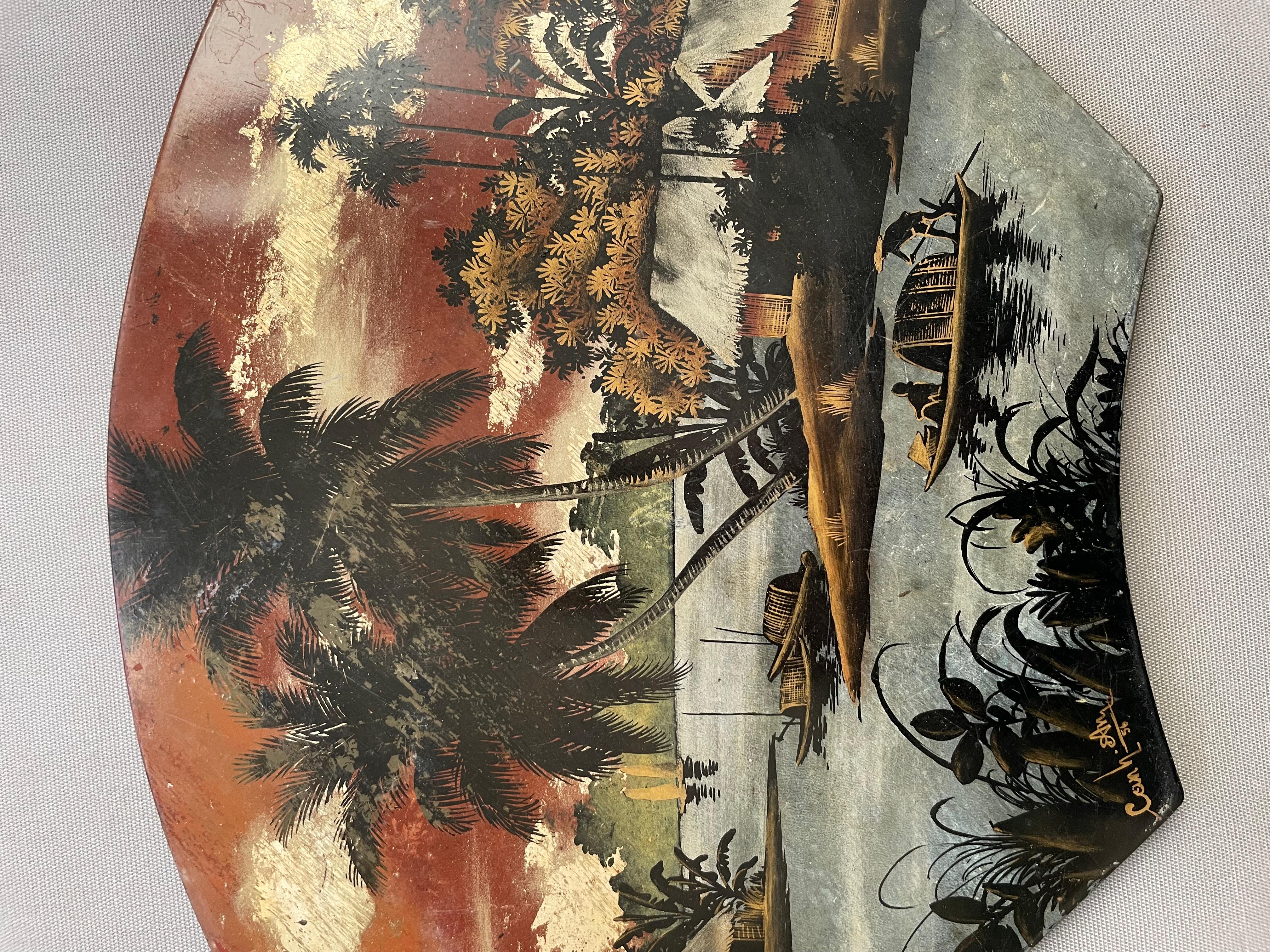 Lacca vietnamita a forma di ventaglio, firma da identificare - Landscape Painting Marrone di Unknown