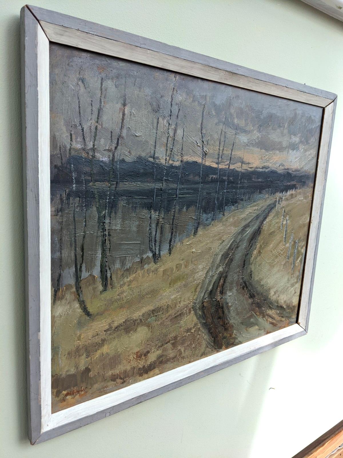 CAMINO DEL RÍO
50 x 59 cm (incluido el marco)
Óleo sobre tabla

Emotivo paisaje expresionista de mediados de siglo, pintado al óleo sobre tabla.

Con una paleta rica y terrosa, el artista ha utilizado pinceladas cortas y pictóricas para crear esta