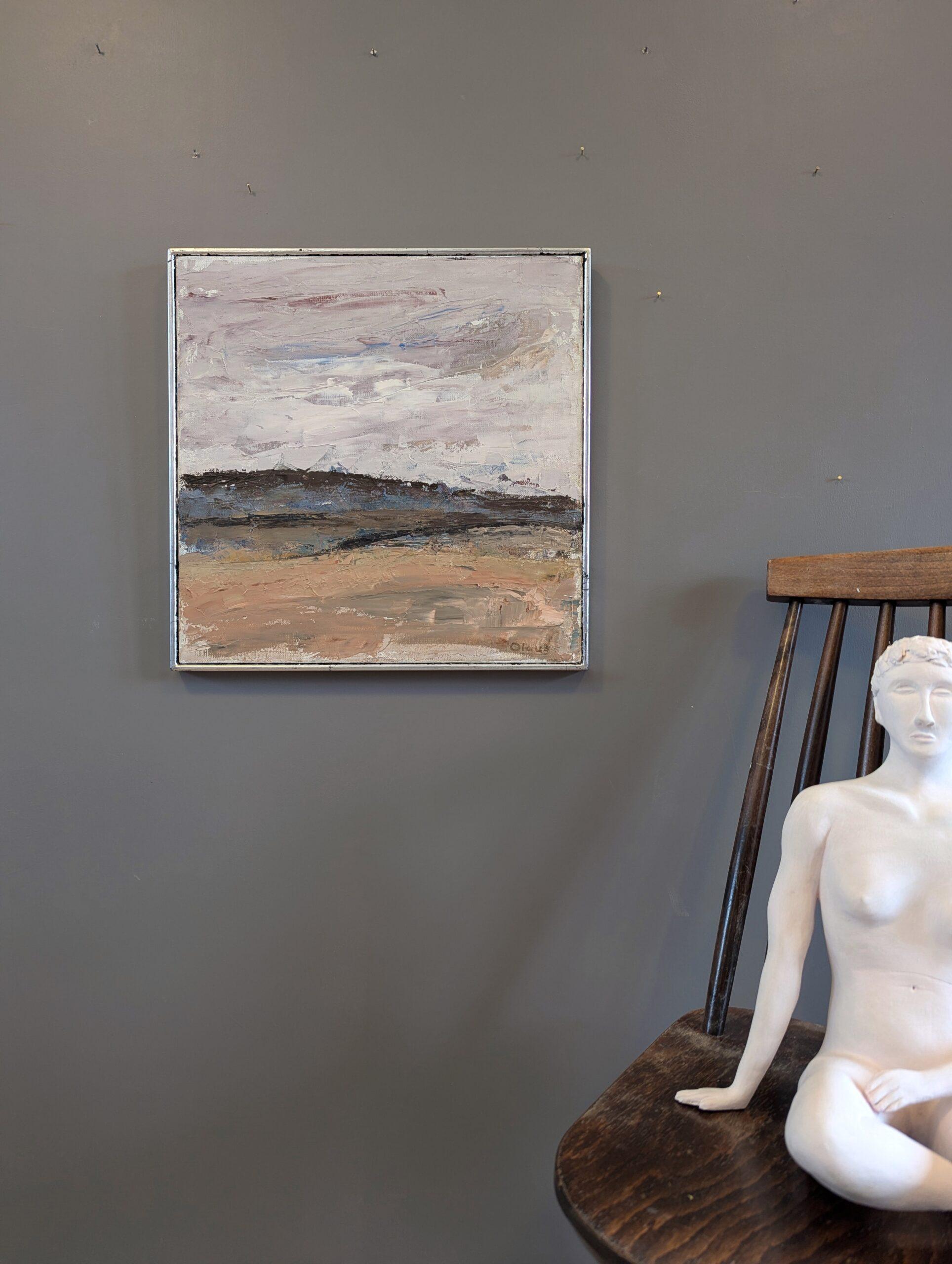 ATERRADO
Óleo sobre lienzo
Tamaño: 40 x 40 cm (incluido el marco)

Una composición abstracta modernista de mediados de siglo maravillosamente ejecutada al óleo, pintada sobre lienzo.

En esta composición atmosférica, el artista ha aplicado la