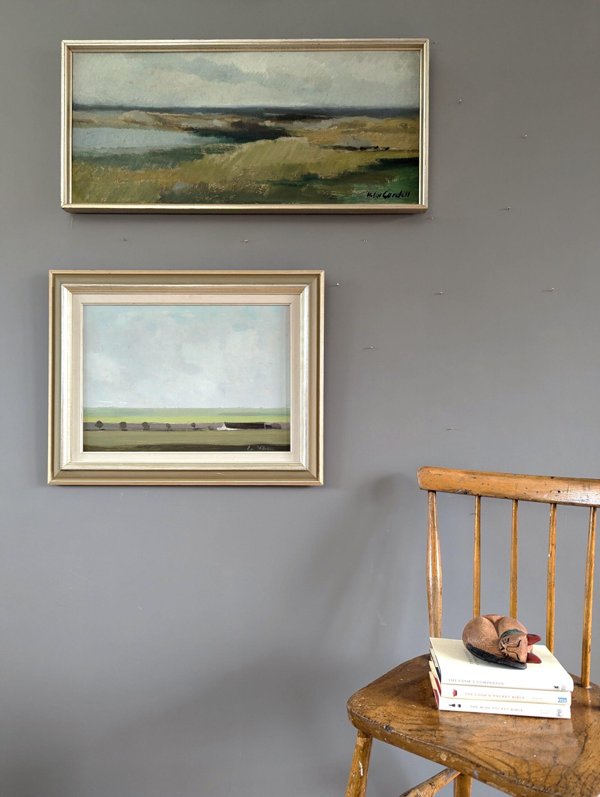 UNA FREDDA GIORNATA D'AUTUNNO
Olio su tela
Dimensioni: 35,5 x 77,5 cm (cornice inclusa)

Una composizione paesaggistica di metà secolo molto ben eseguita, dipinta a olio su tela.

Dipinto in una tavolozza tenue di verde e marrone, questo quadro