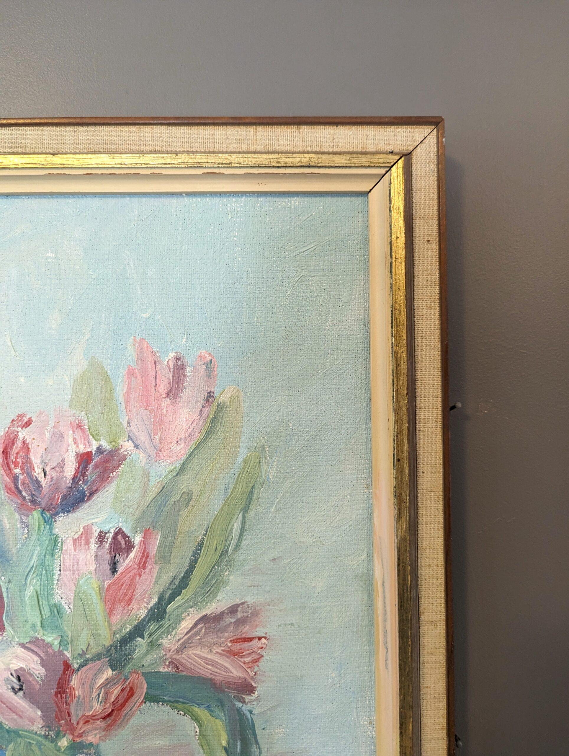 Nature morte florale à l'huile - Tulipes en pastel - Vintage Mid-Century Modern en vente 4