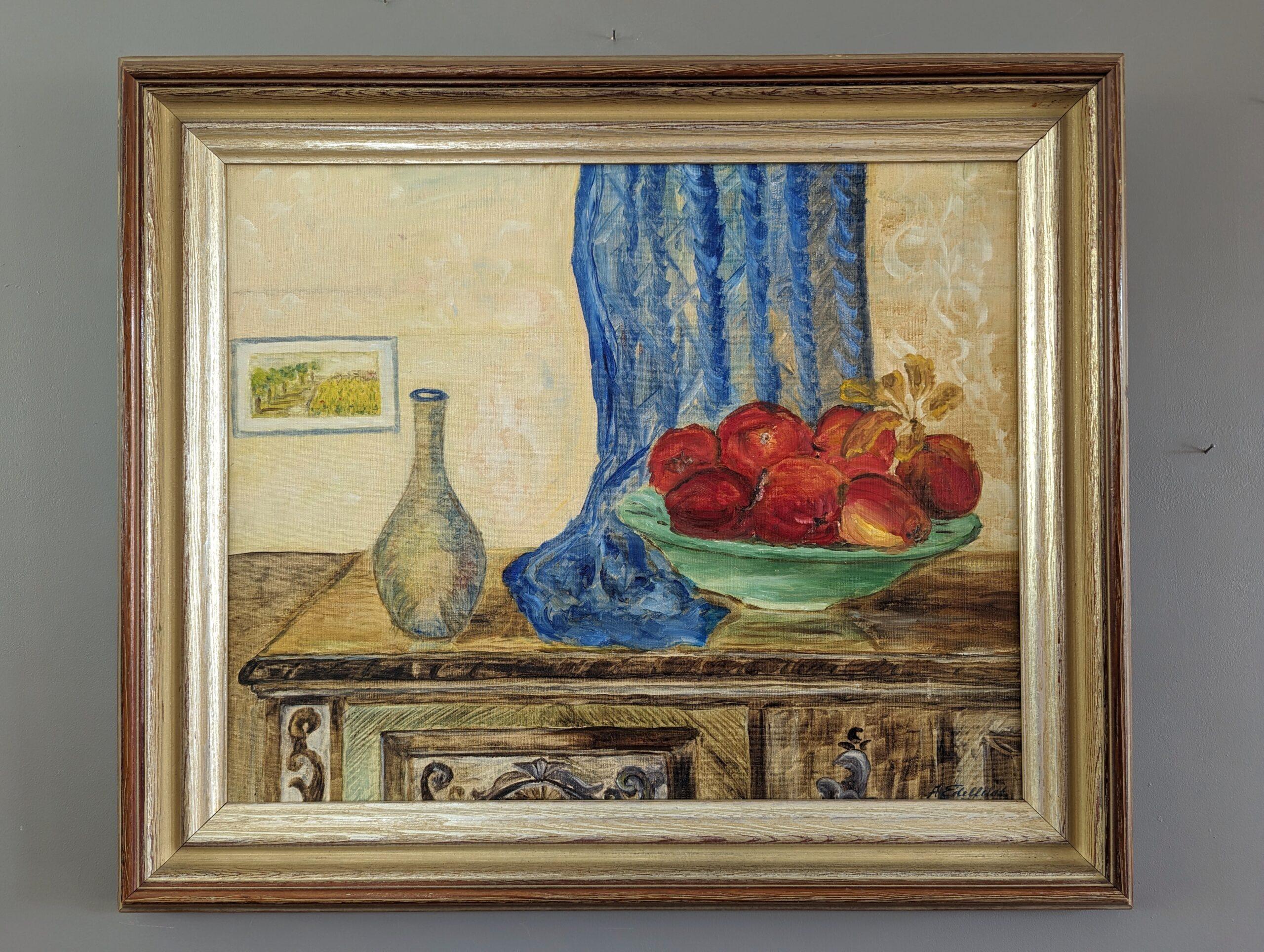 Pittura ad olio d'epoca di natura morta per interni della metà del secolo scorso - La cassapanca di legno - Painting di Unknown