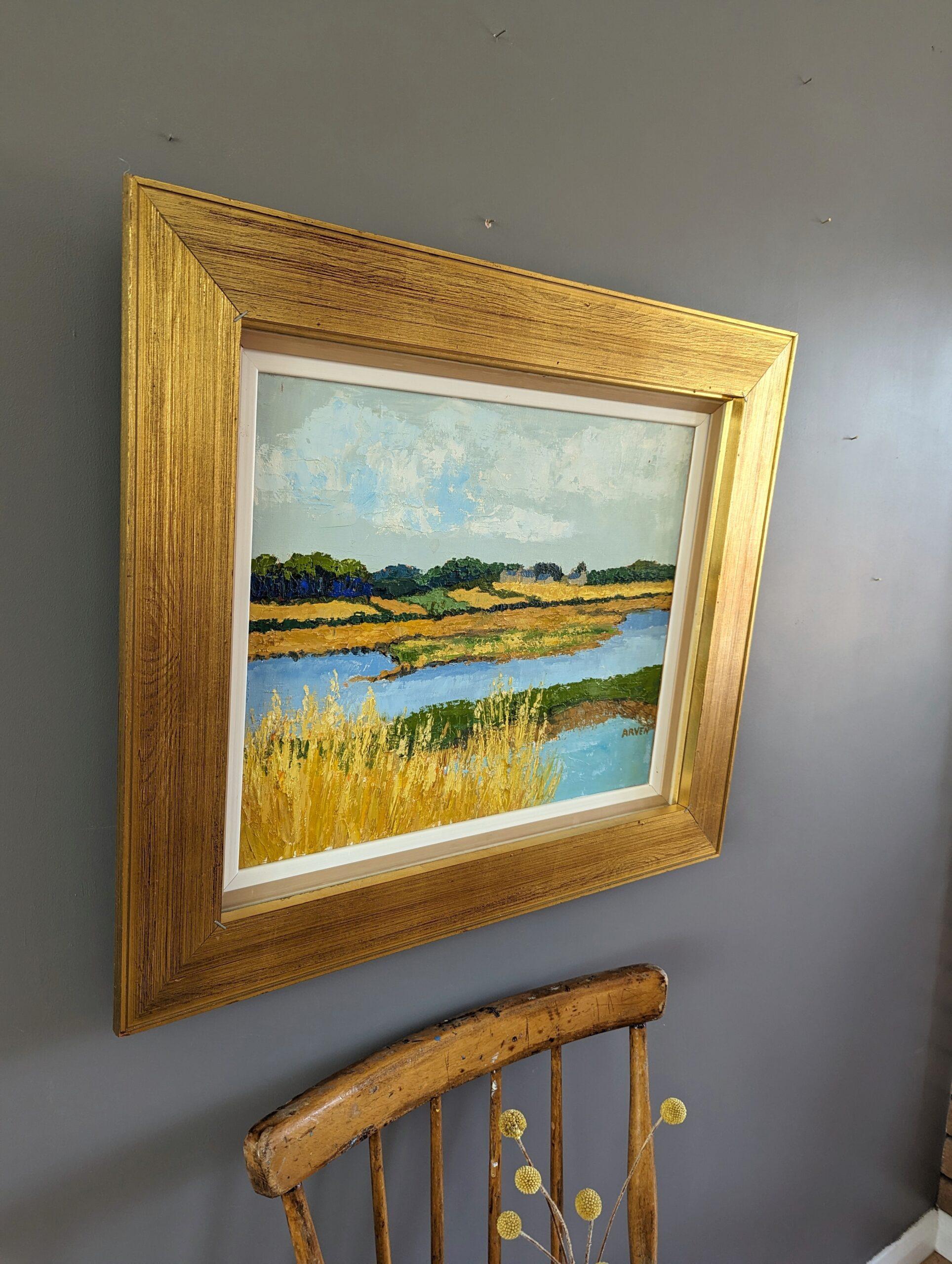 LAGO D'ORO
Dimensioni: 56 x 64 cm (cornice inclusa)
Olio su tela

Una composizione paesaggistica di metà secolo, suggestiva ed edificante, dipinta a olio su tela.

Il dipinto presenta un lago sereno, circondato da macchie di verde verdeggiante e