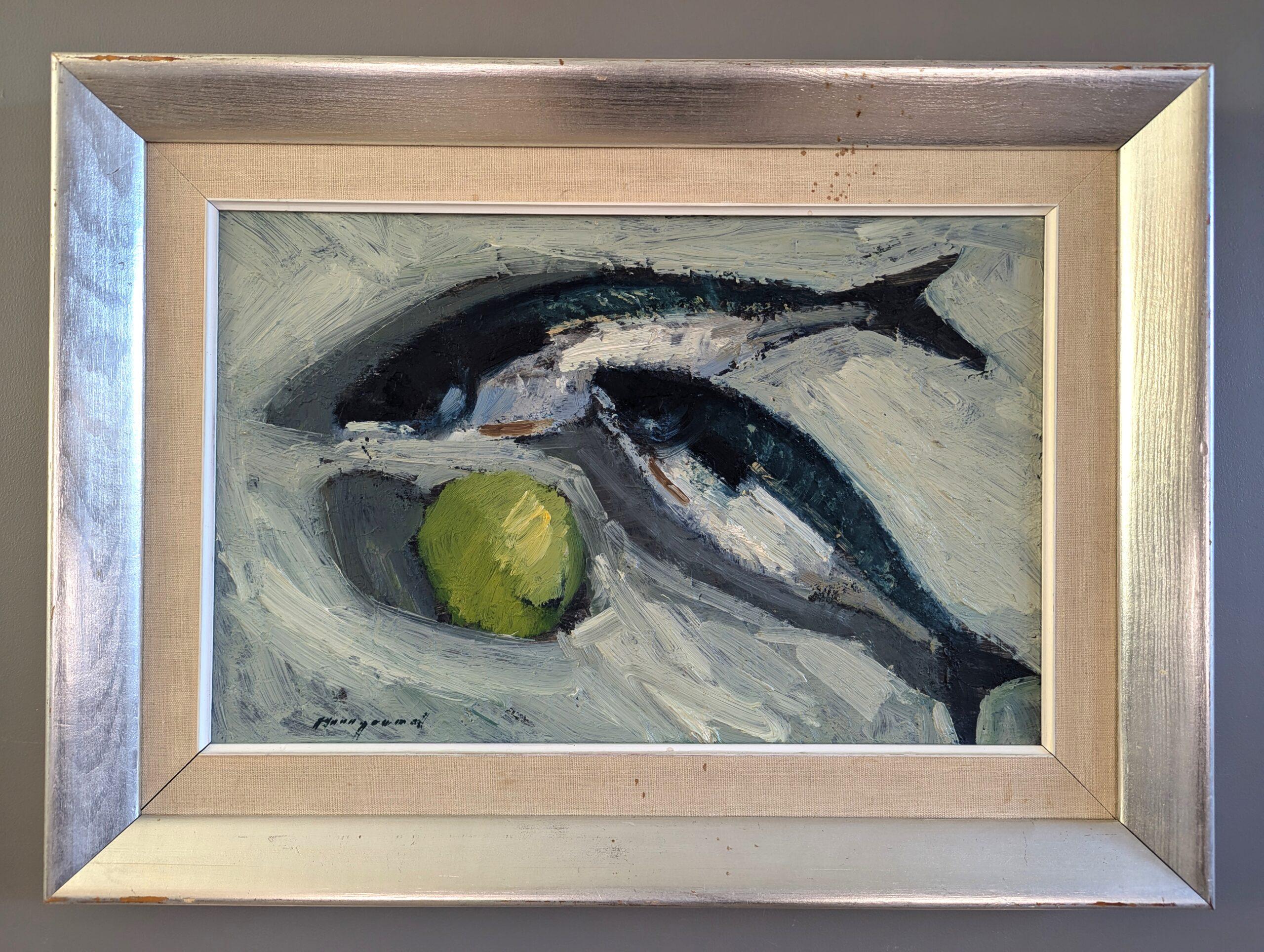 Vintage Mid Century Modern Swedish Still Life Oil Painting - Poisson et pomme - Gris Still-Life Painting par Unknown