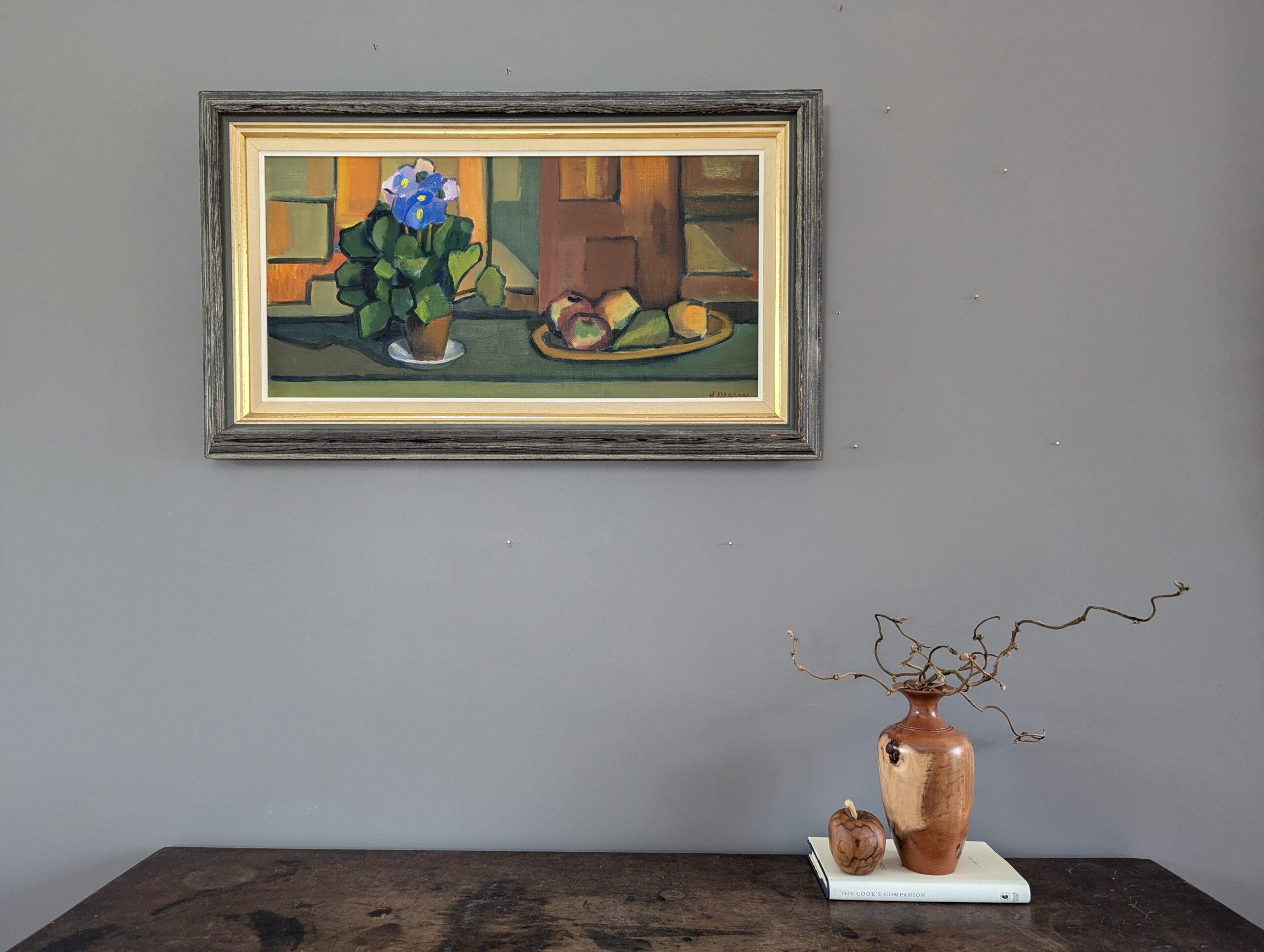 Vibrant Still Life
Oil on Canvas
Size: 43.5 x 73 cm (including frame)

A mid-century modernist style still life composition that exudes an uplifting atmosphere, executed in oil onto canvas.

A plate of ripe fruits—apples, pears, and oranges—sits on