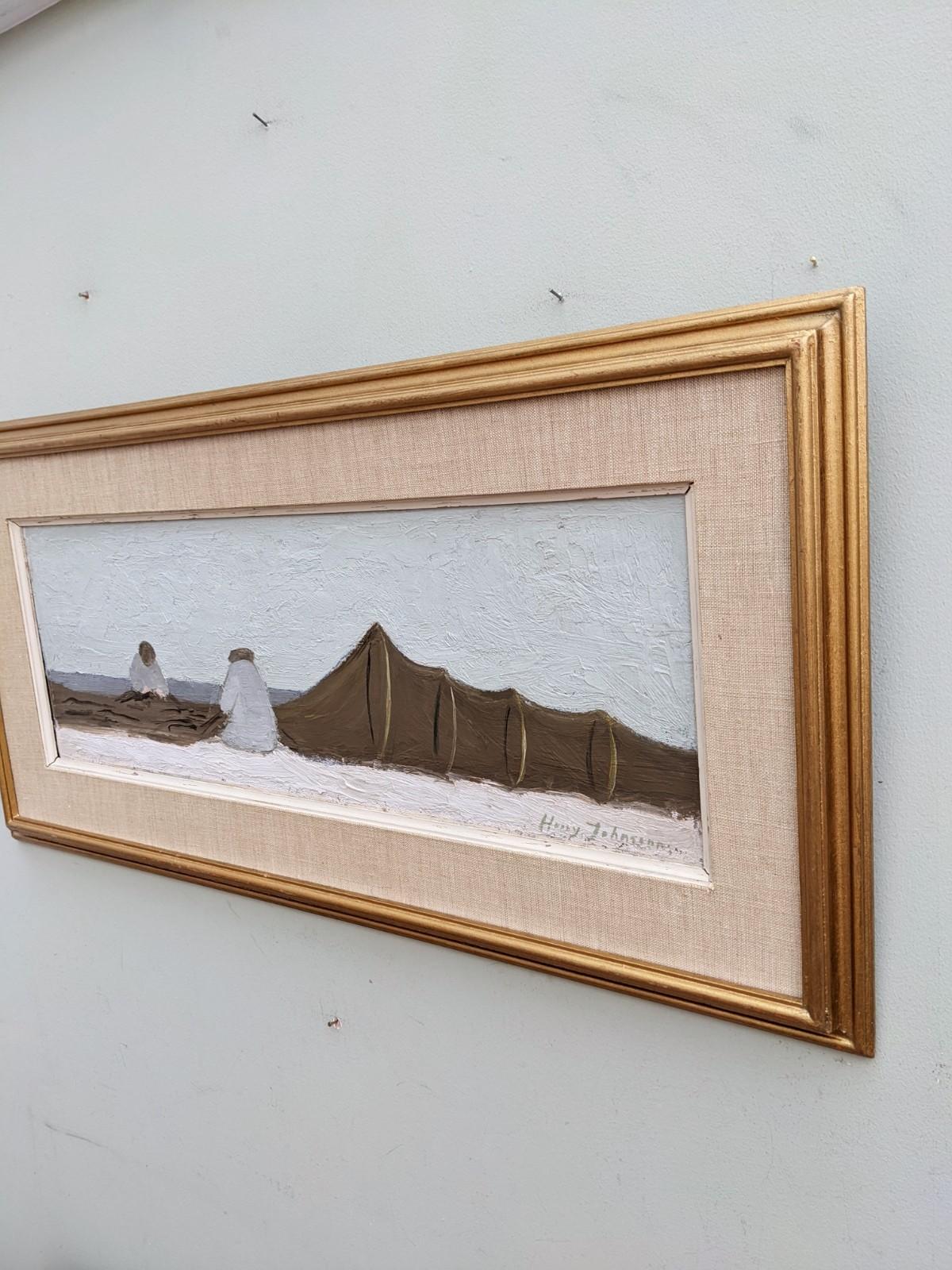 AU BORD DE L'EAU
Dimensions : 38 x 76 cm (cadre compris)
Huile sur carton

Une composition moderniste du milieu du siècle, simple mais très captivante, peinte à l'huile sur carton.

Utilisant une palette sobre de gris et de bruns, le tableau