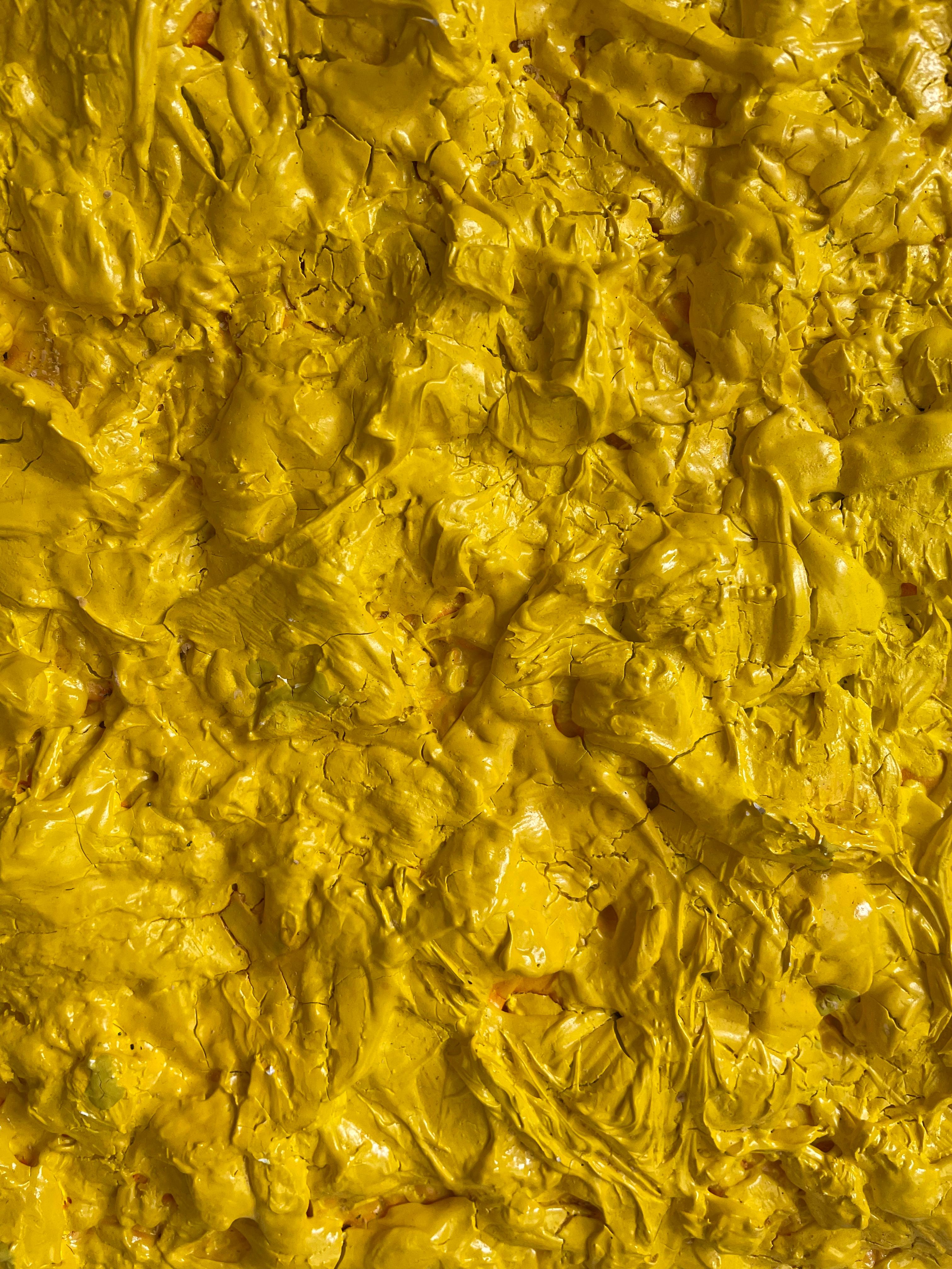 Contemporanea con texture spessa ad impasto astratto in giallo brillante monocromatico 4